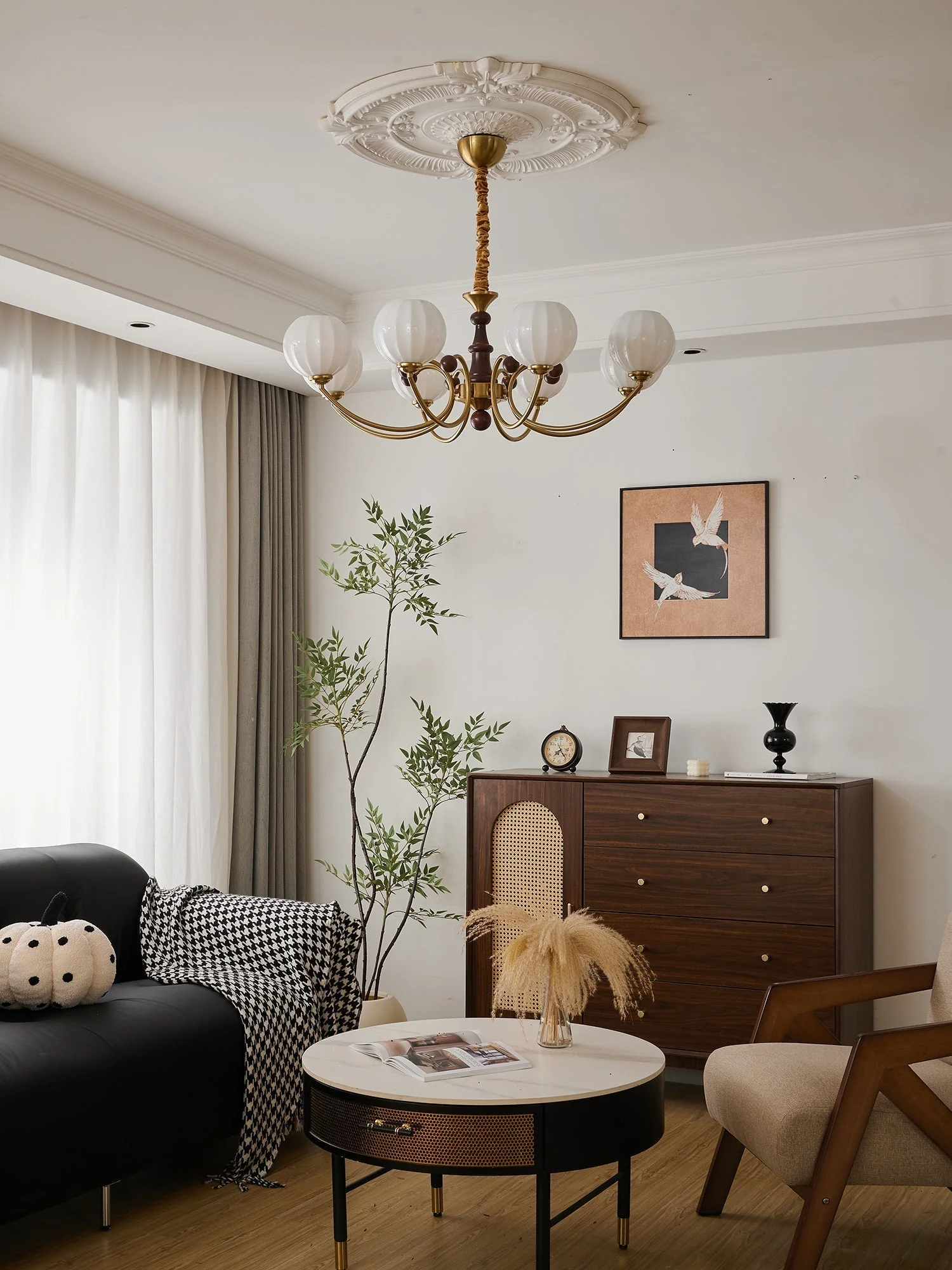 Omirara Traditional Elegance Vintage Wood Chandelier - Image 2