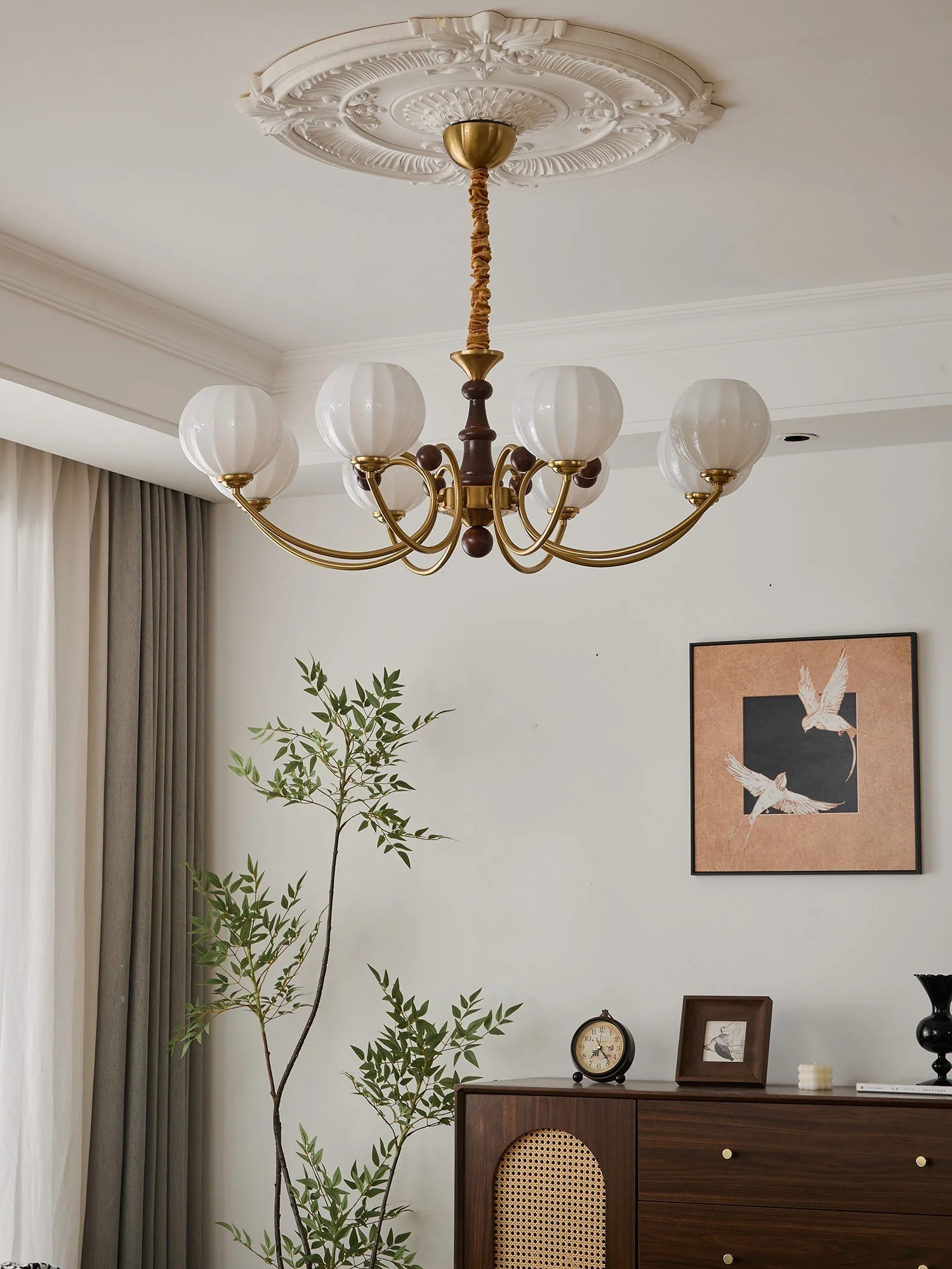 Omirara Traditional Elegance Vintage Wood Chandelier - Image 36