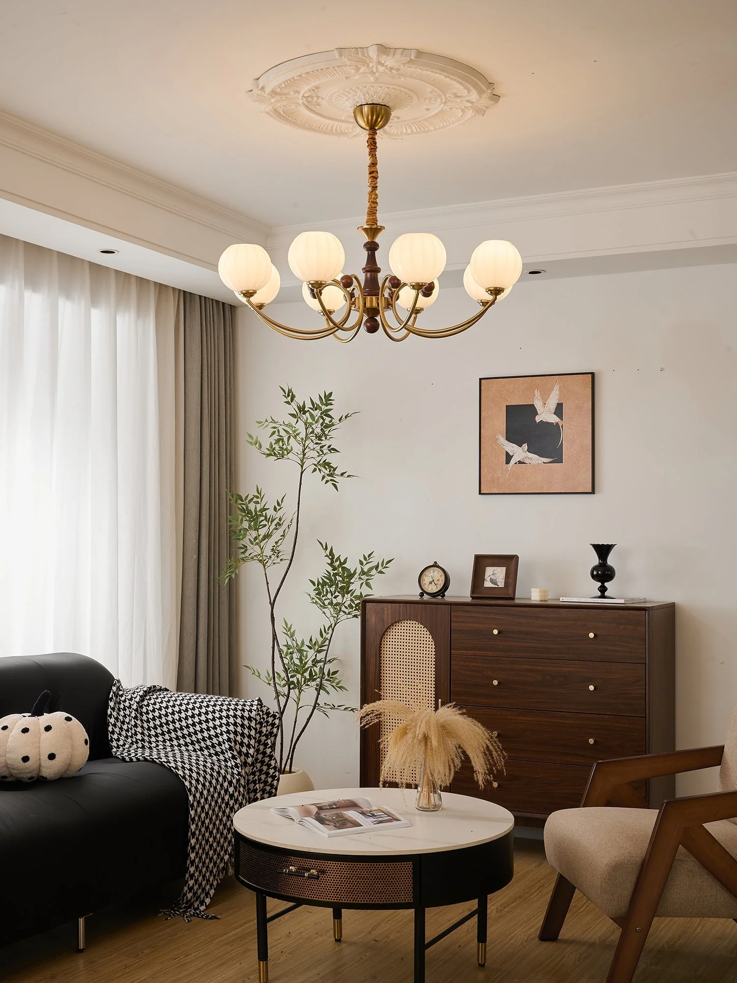 Omirara Traditional Elegance Vintage Wood Chandelier - Image 7