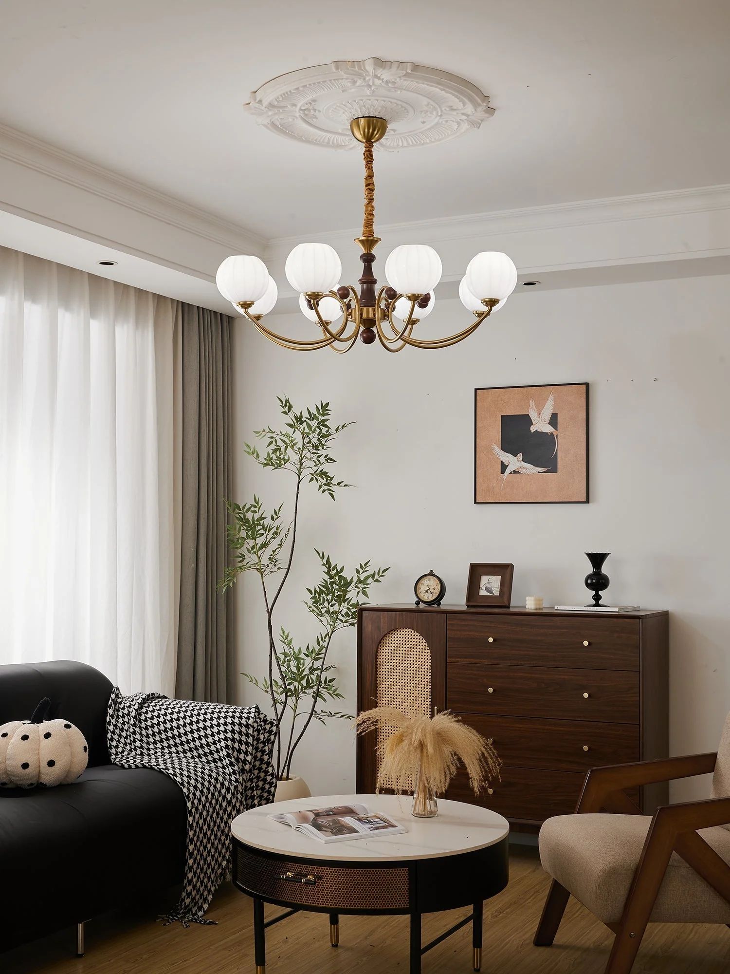Omirara Traditional Elegance Vintage Wood Chandelier - Image 8