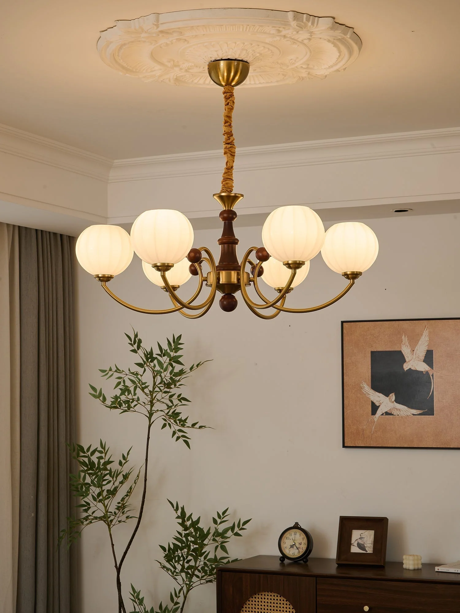 Omirara Traditional Elegance Vintage Wood Chandelier - Image 9