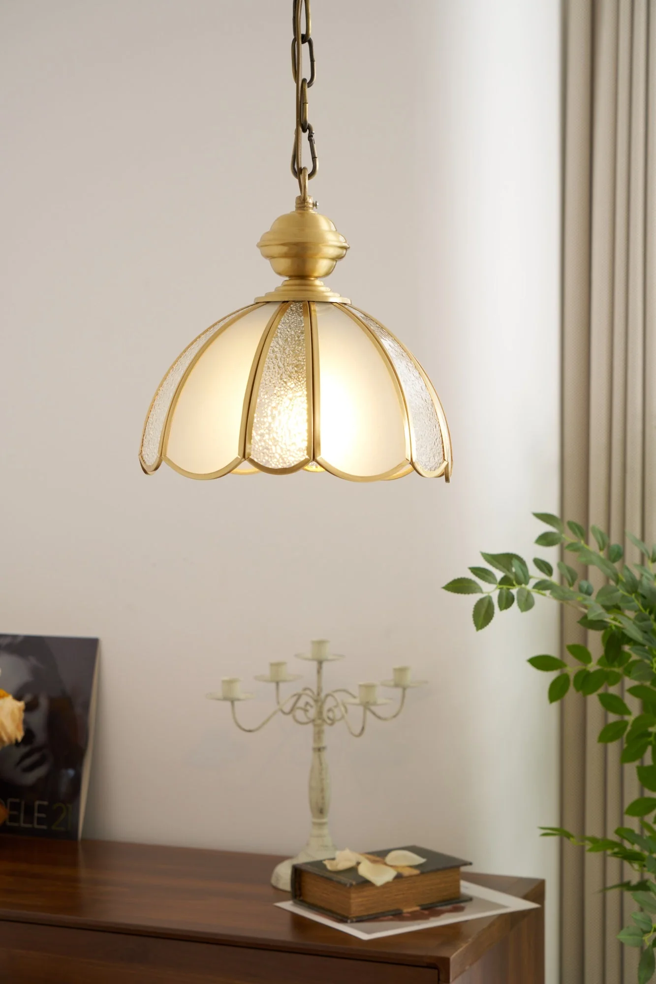 Ophaan Traditional Art Brass Glass Pendant Light - Image 15