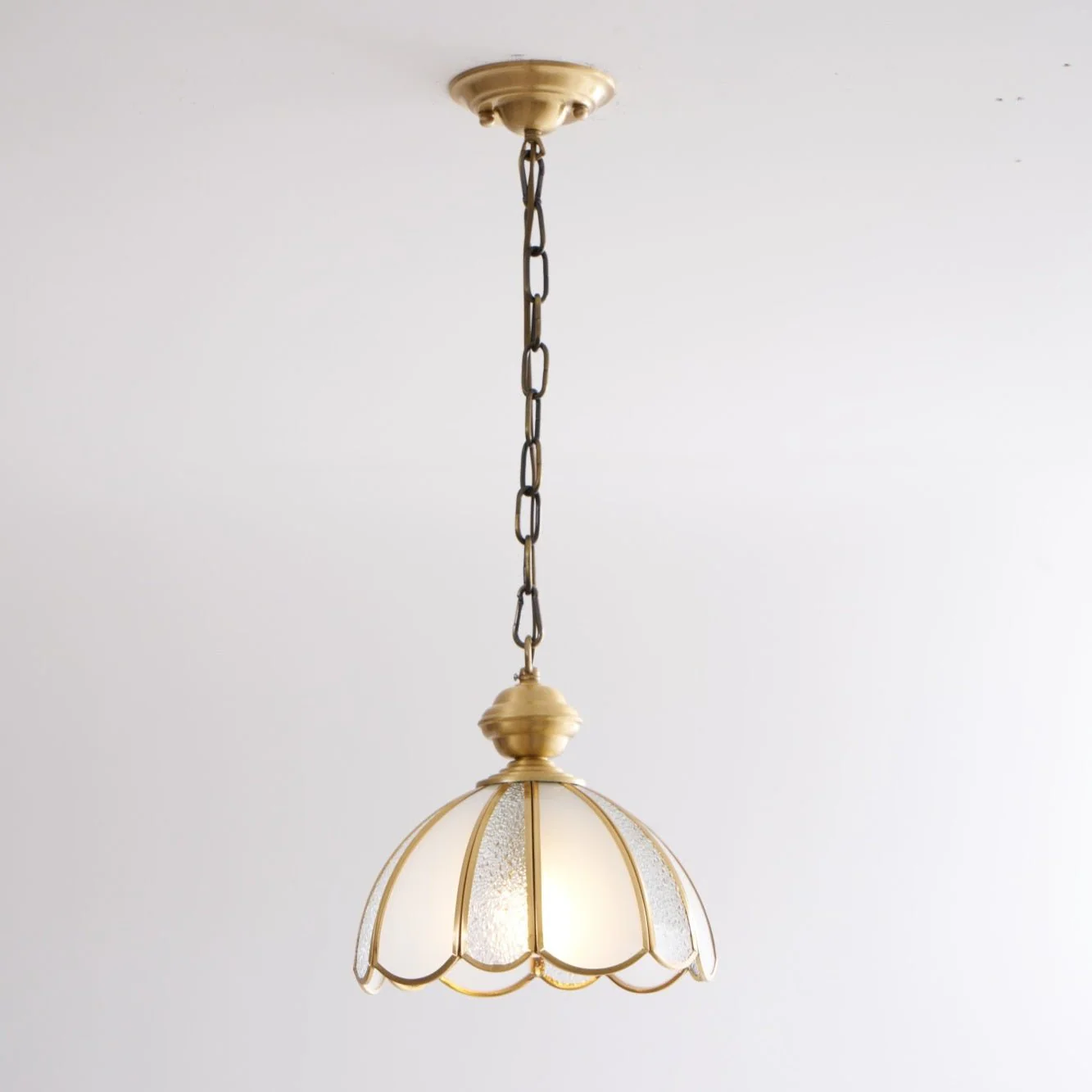 Ophaan Traditional Art Brass Glass Pendant Light - Image 16