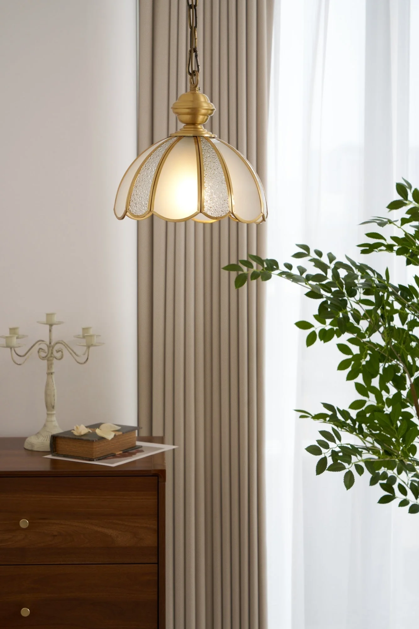 Ophaan Traditional Art Brass Glass Pendant Light - Image 18
