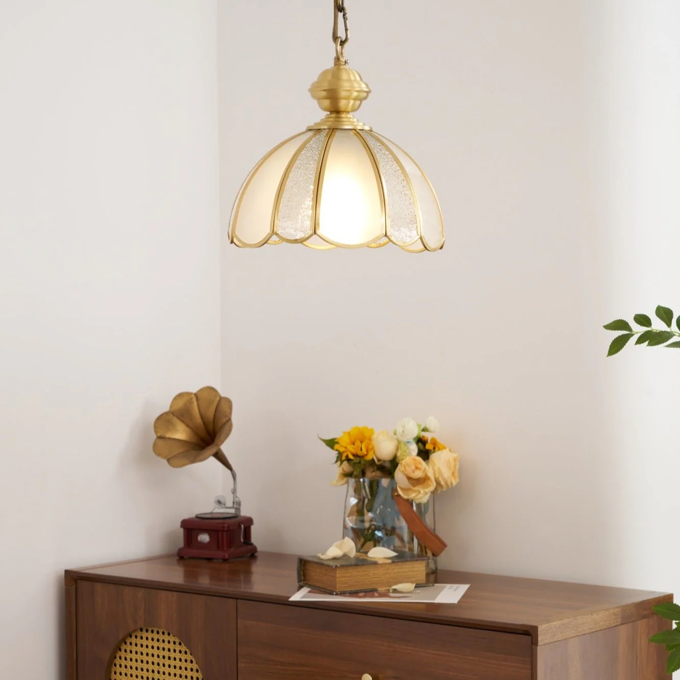 Ophaan Traditional Art Brass Glass Pendant Light - Image 4