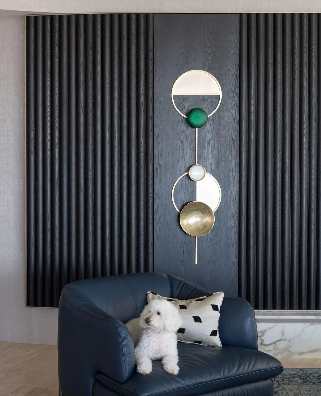Orbiten Brass & Glass Modern Wall Lamp - Image 4
