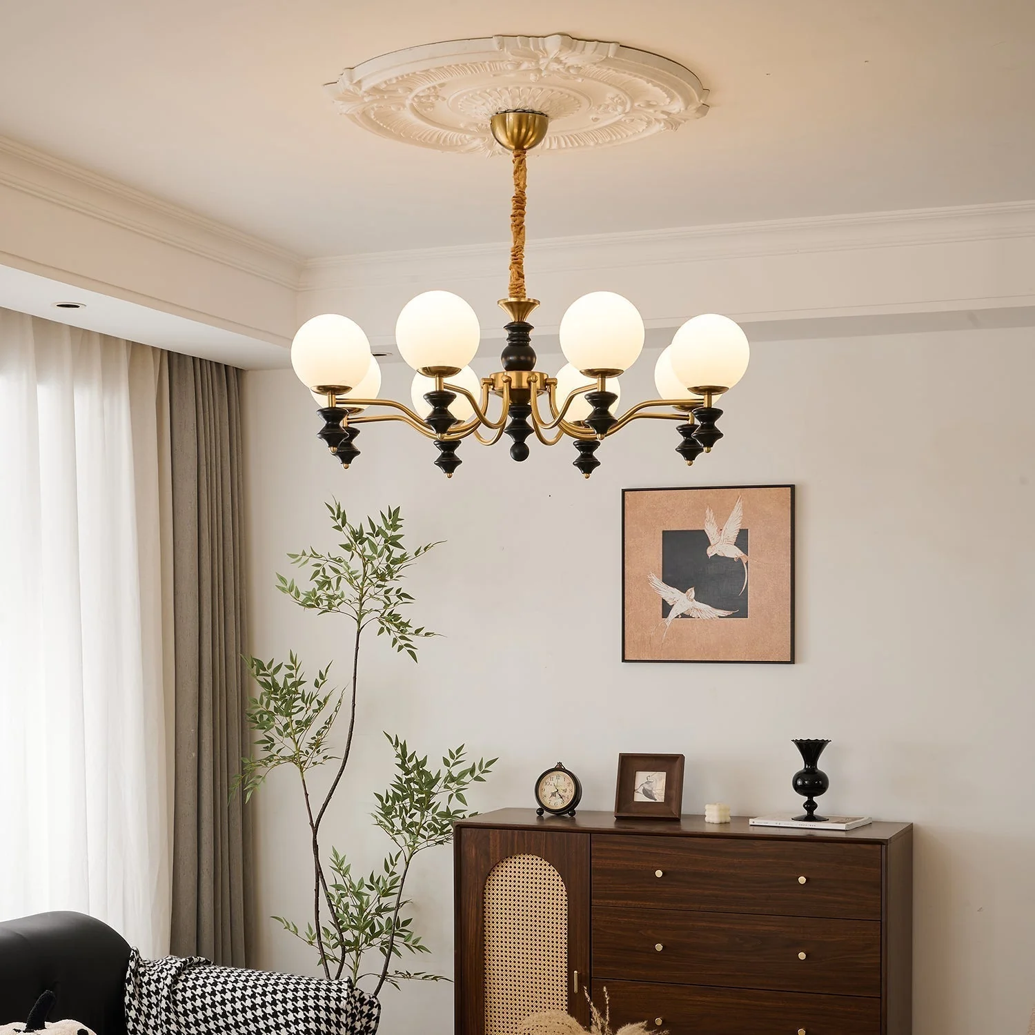 Ordore Traditional Elegance Vintage Wood Chandelier - Image 4