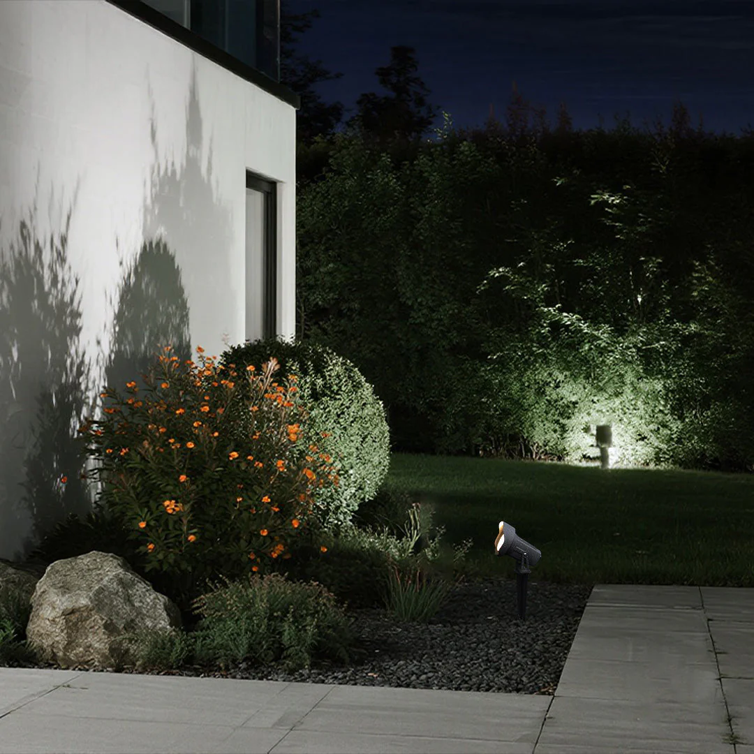 Orlantha Exterior Spike Modern Outdoor Lights - Image 2