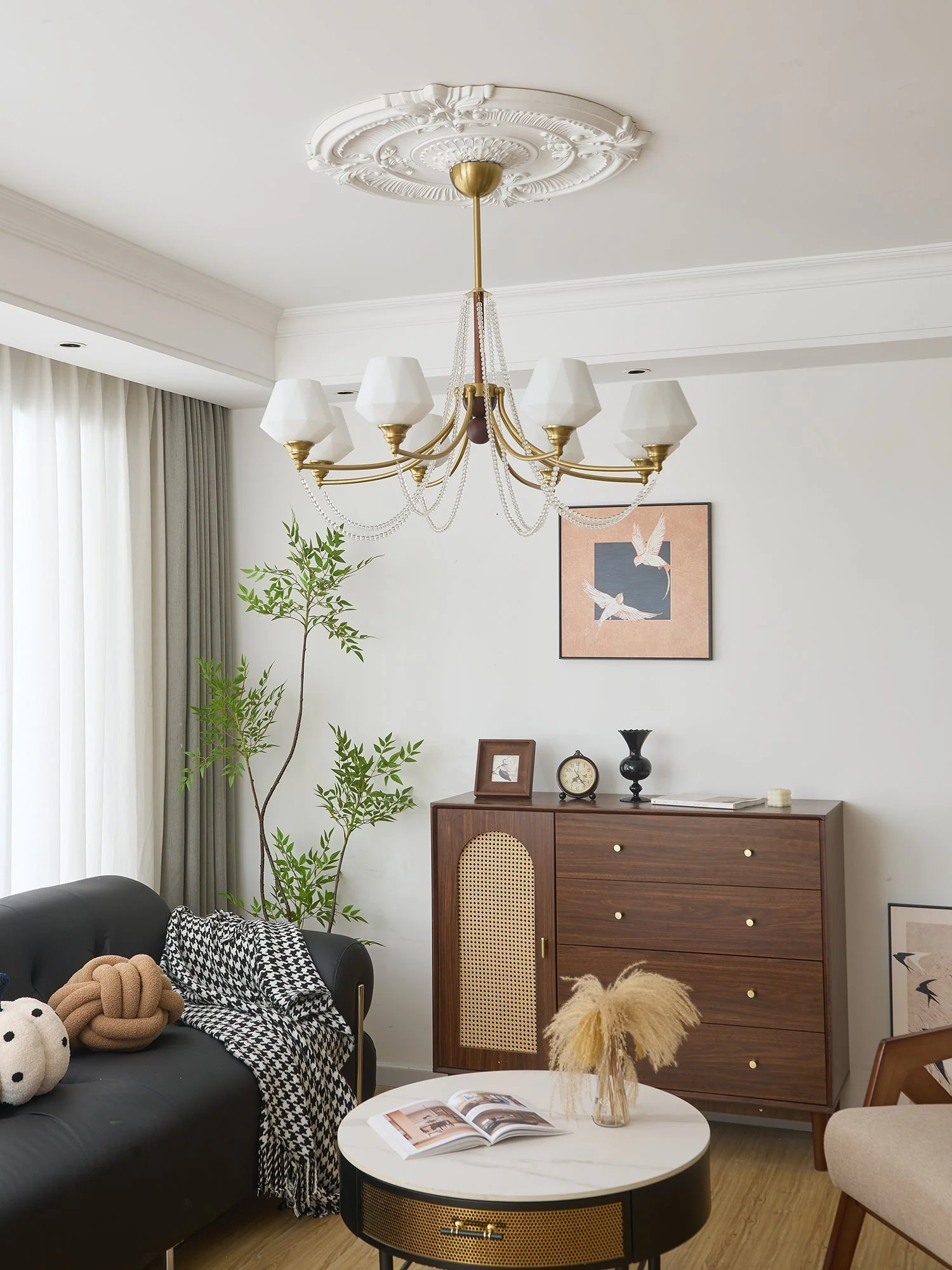 Othaus Traditional Elegance Vintage Wood Chandelier - Image 12
