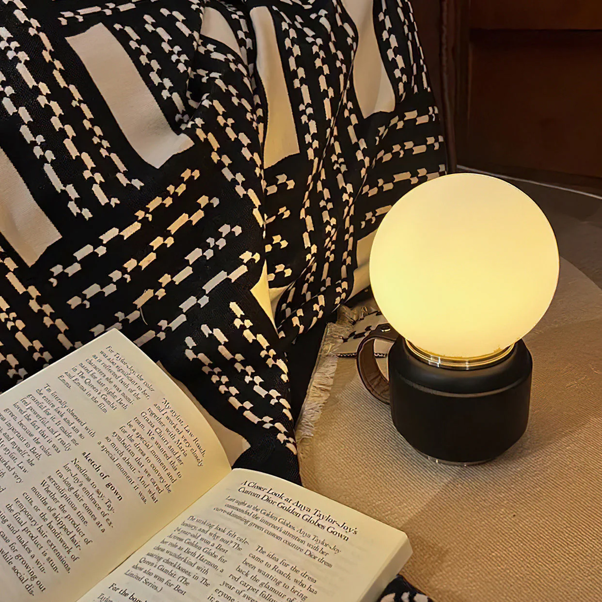 Peboland Modern Glass Table Lamp - Image 5