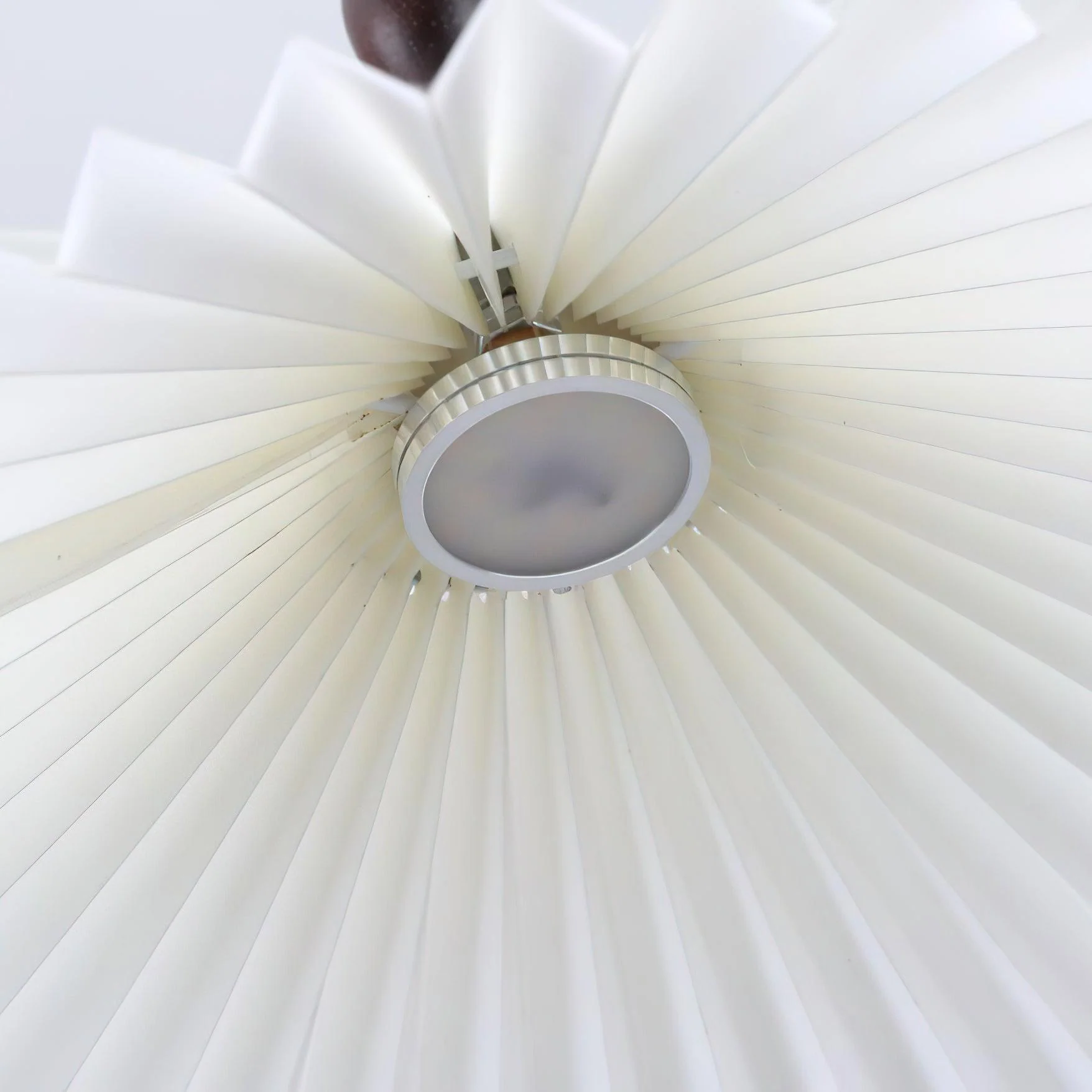 Petal Fashion Wood Pendant Lamp - Image 14
