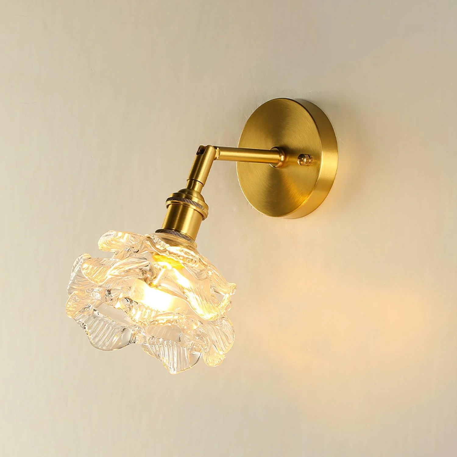 Petal Vintage Brass Wall Lamp - Image 3