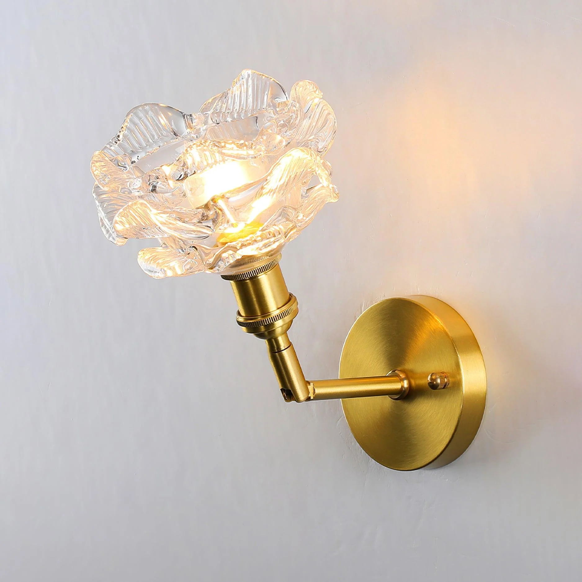 Petal Vintage Brass Wall Lamp - Image 4