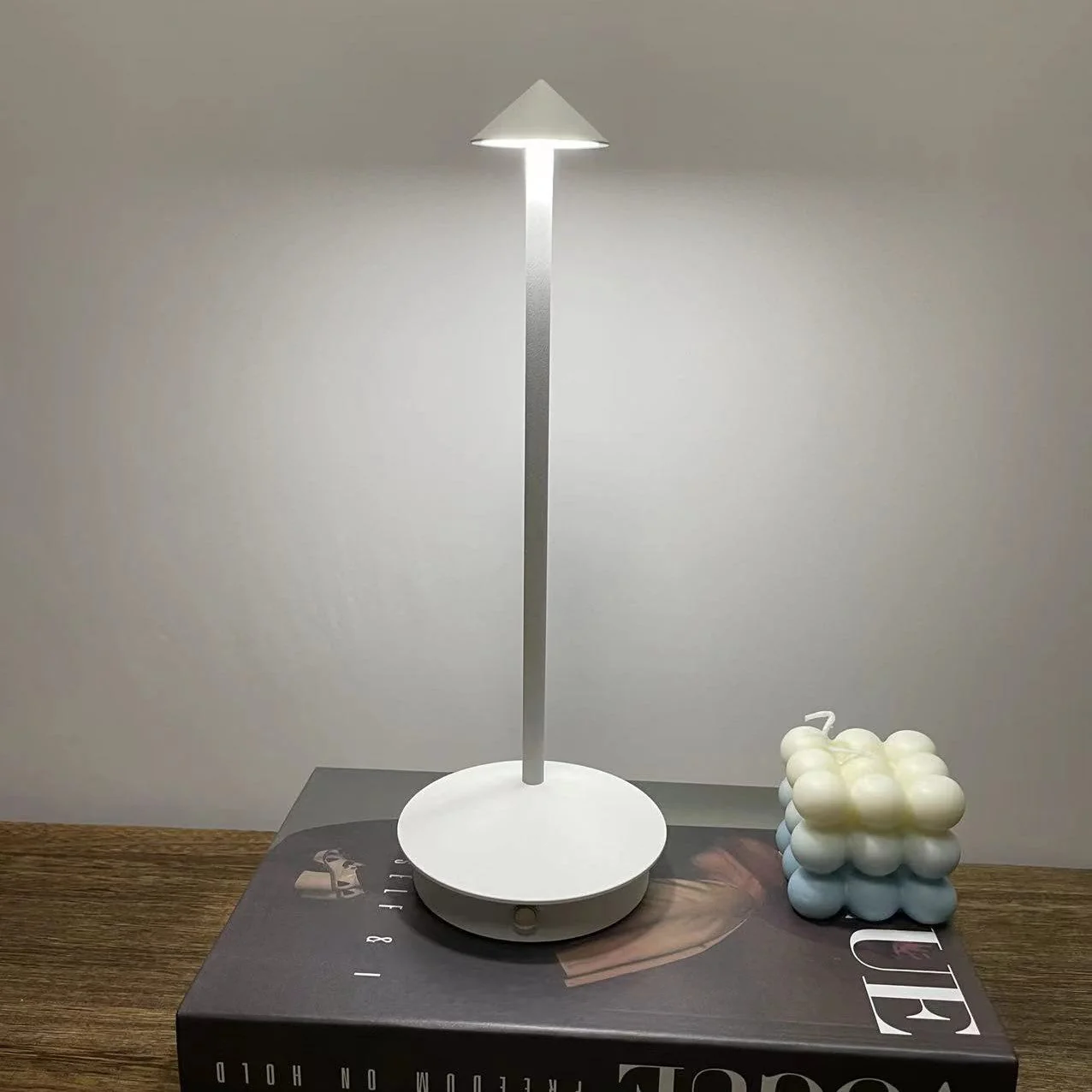 Pina Modern Table Lamp - Image 3