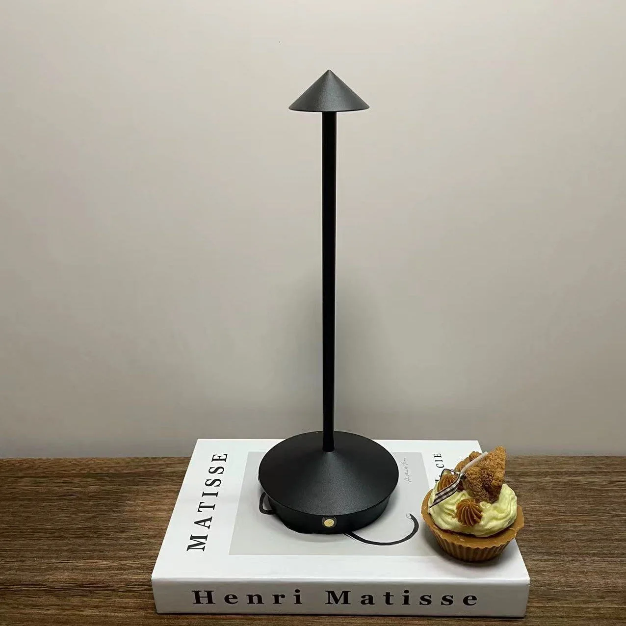 Pina Modern Table Lamp - Image 4