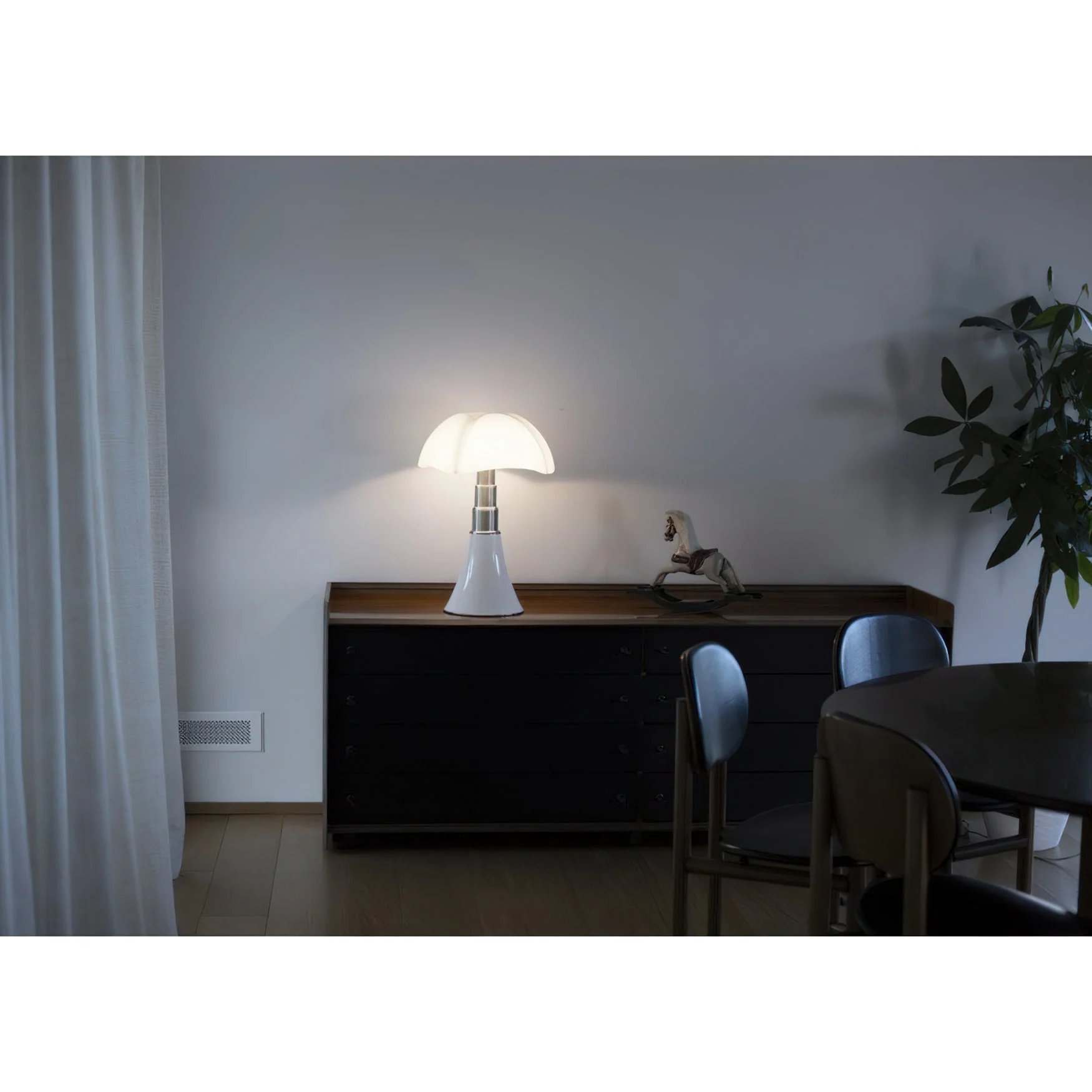 Pipistrello Modern Table Lamp - Image 36