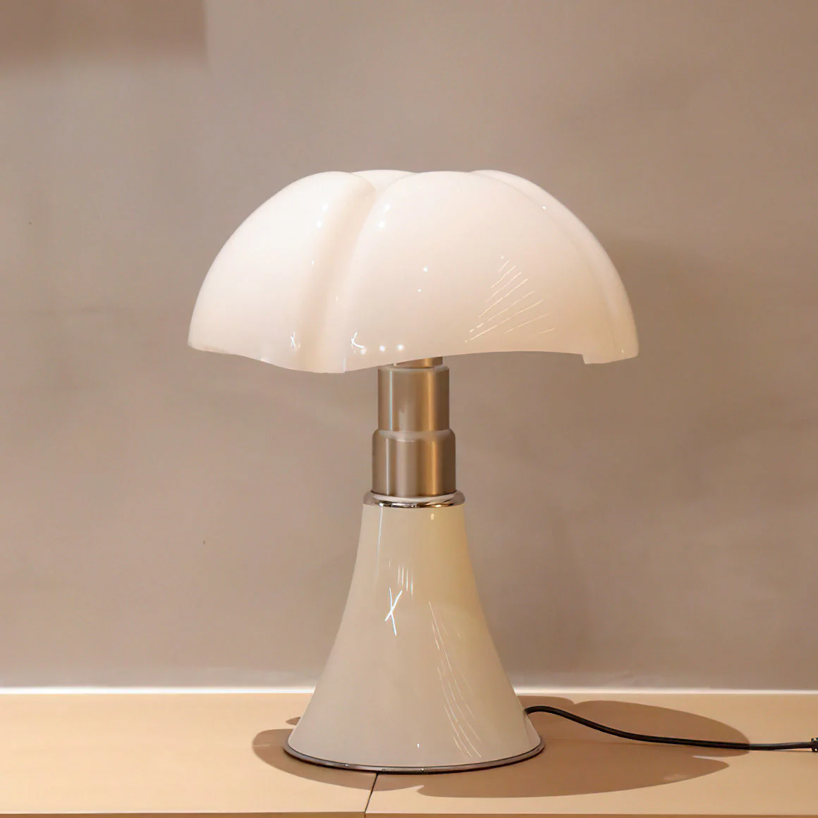 Pipistrello Modern Table Lamp - Image 44