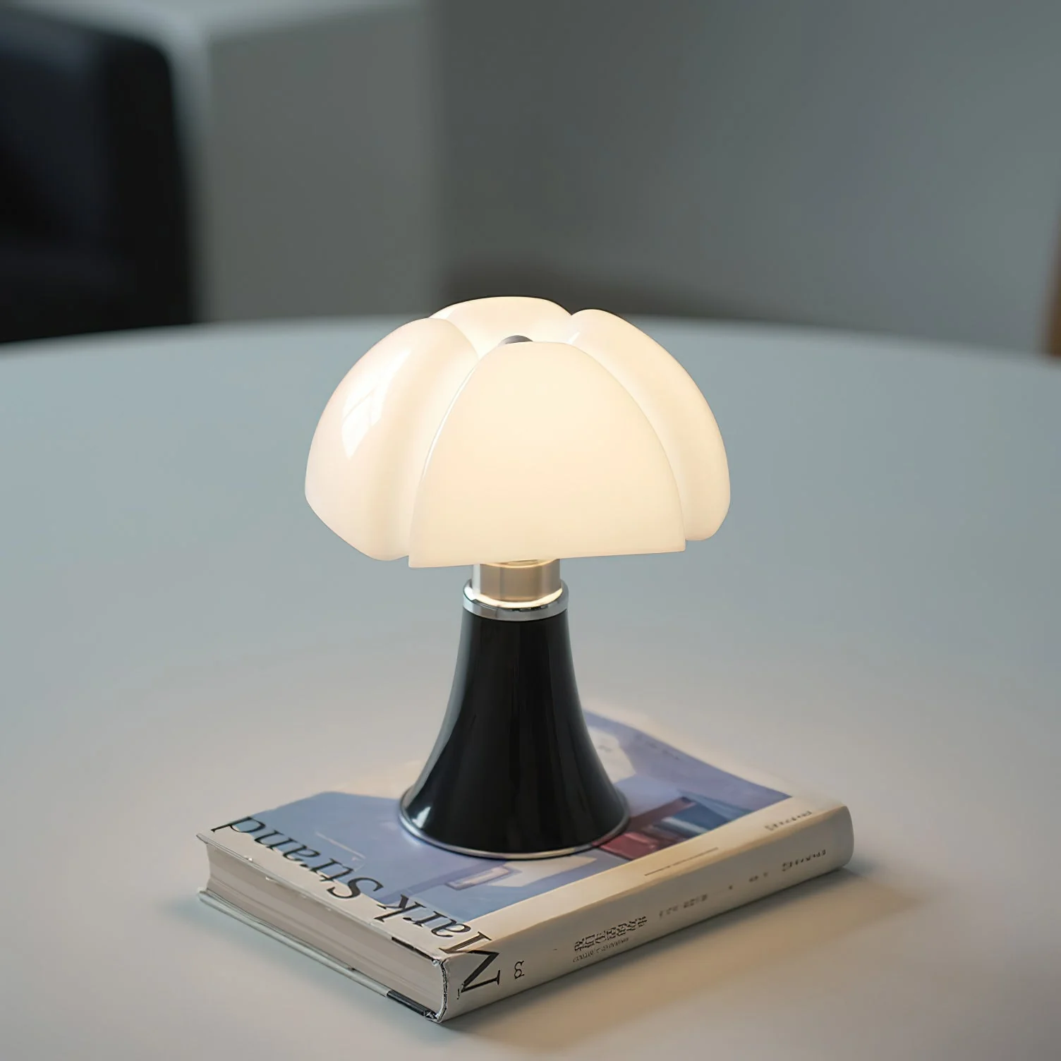Pipistrello Modern Table Lamp - Image 6