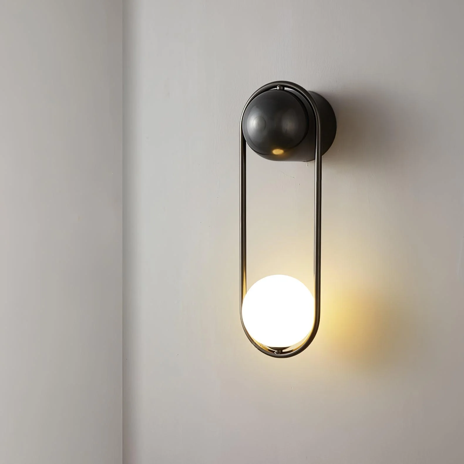 Radiain Brass Minimalist Wall Lamp - Image 15