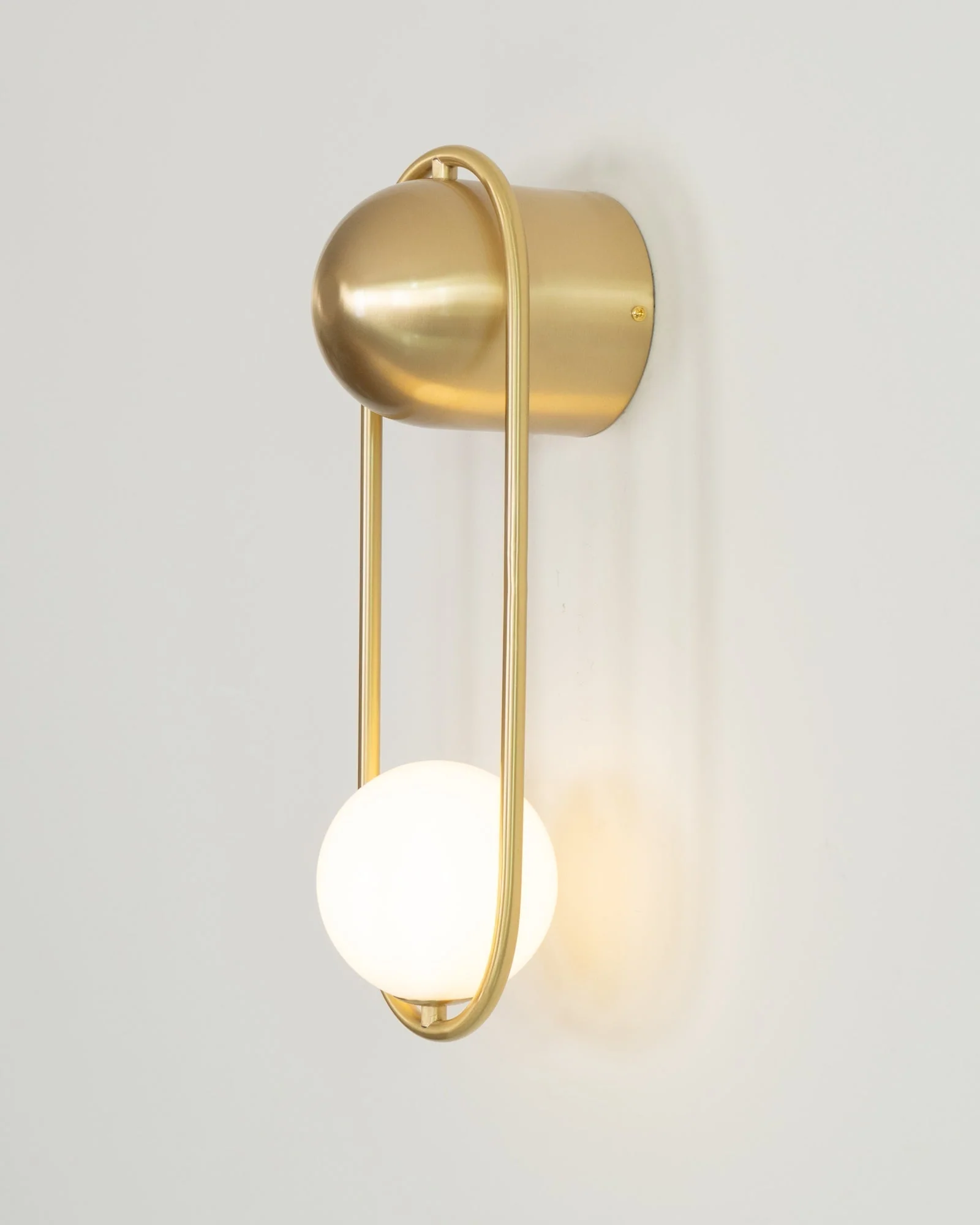 Radiain Brass Minimalist Wall Lamp - Image 35