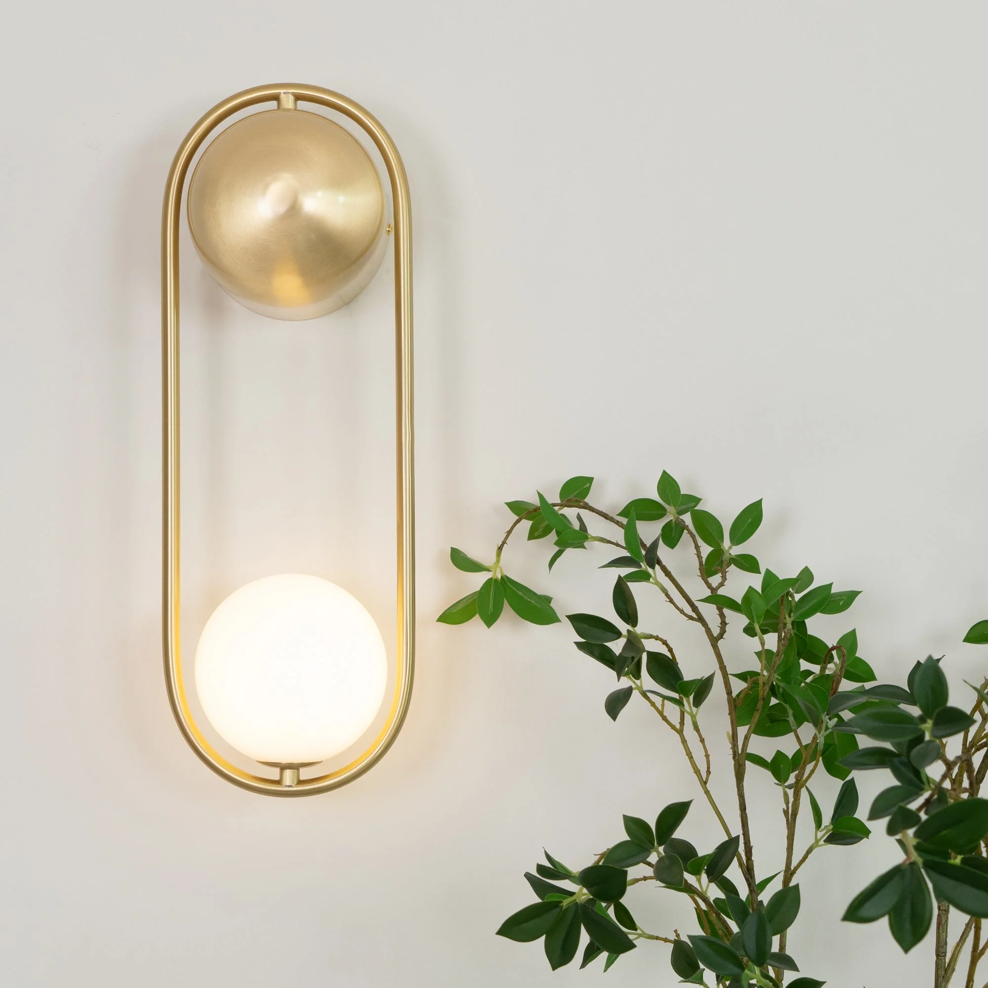 Radiain Brass Minimalist Wall Lamp - Image 36