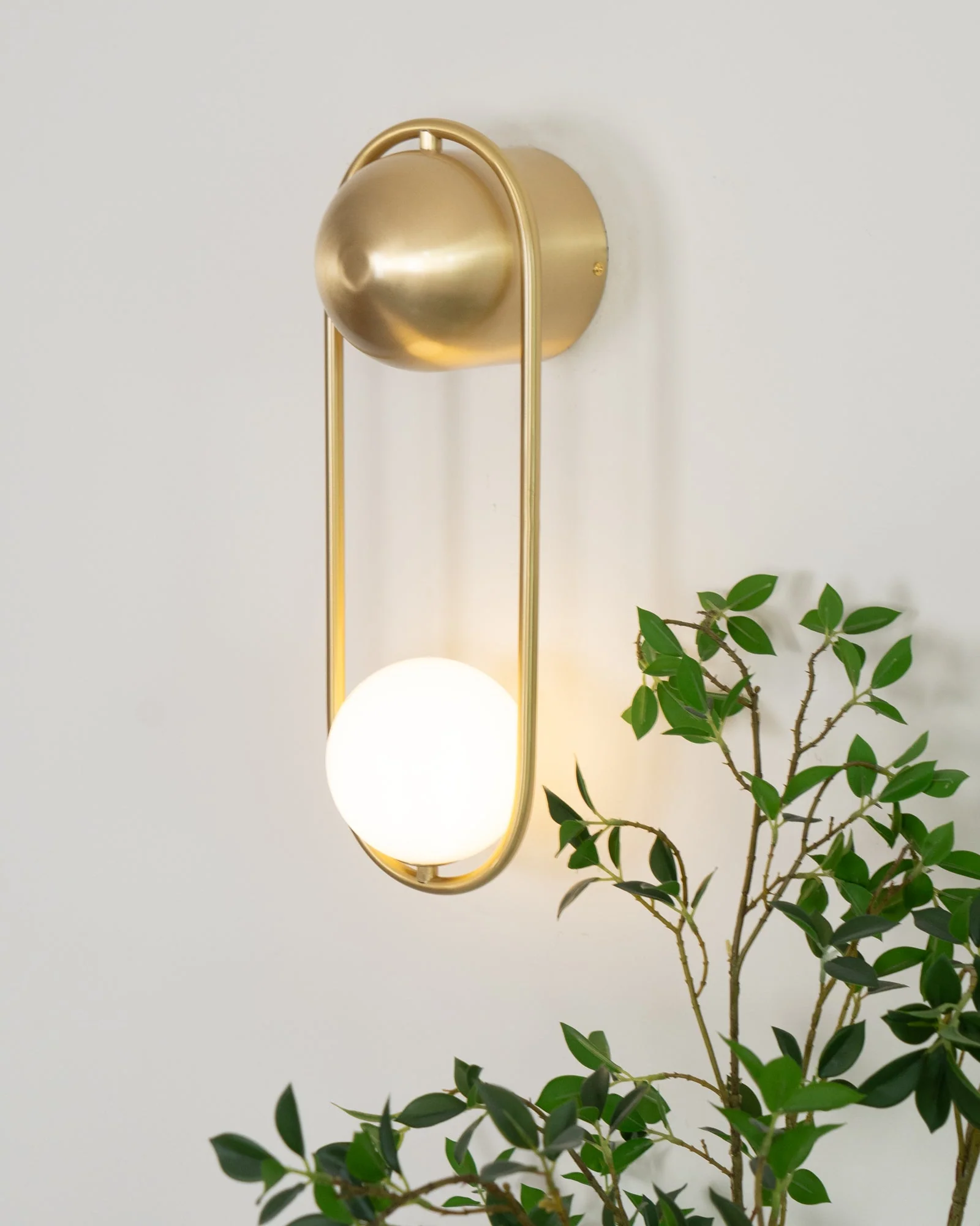 Radiain Brass Minimalist Wall Lamp - Image 37