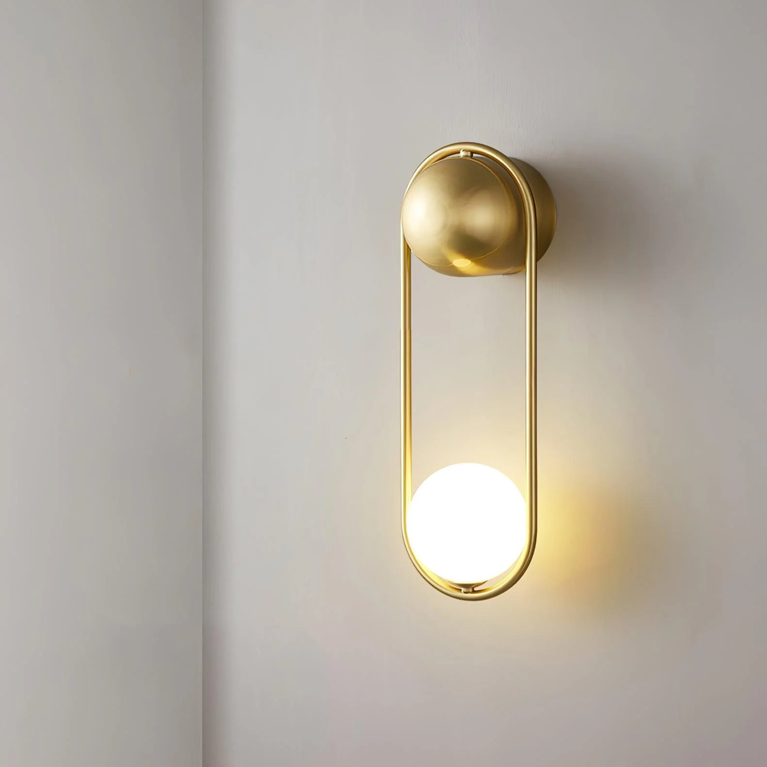 Radiain Brass Minimalist Wall Lamp - Image 4