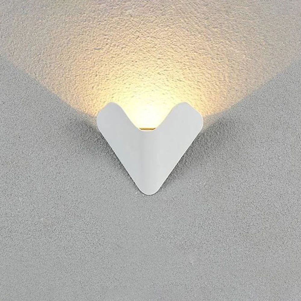 Ray Minimalist Outdoor Wall Lamp - Image 3