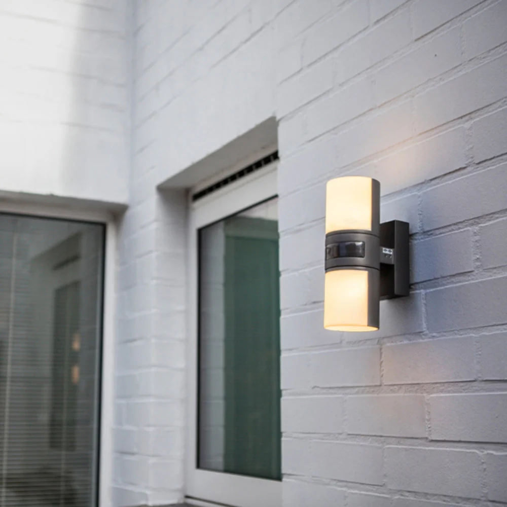 Ray Modern Outdoor Wall Lamp - Image 3