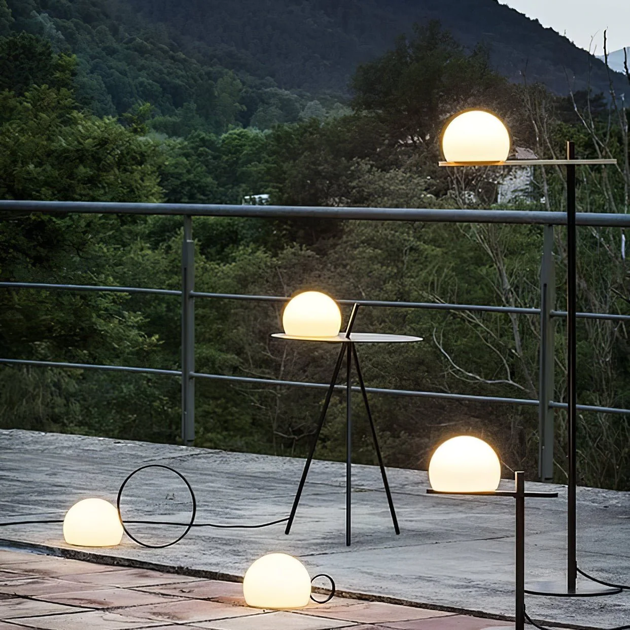 Ray Solar Tripod Outdoor  Table Floor Lamp - Image 10