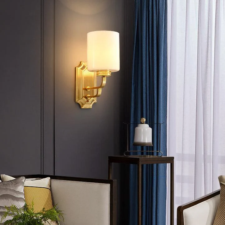 Regal Classic Brass Wall Lamp - Image 7
