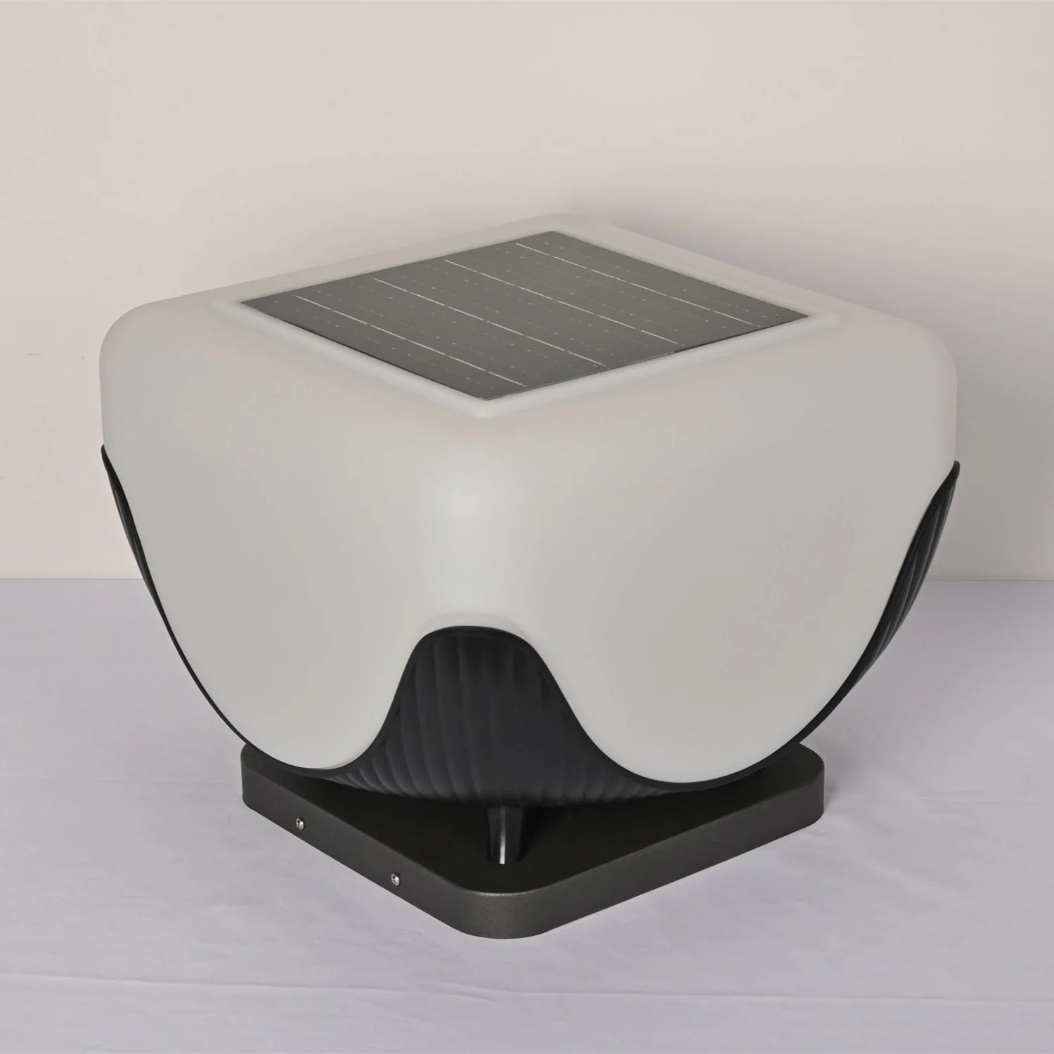 Ryder Minimalist Outdoor Light - Image 5