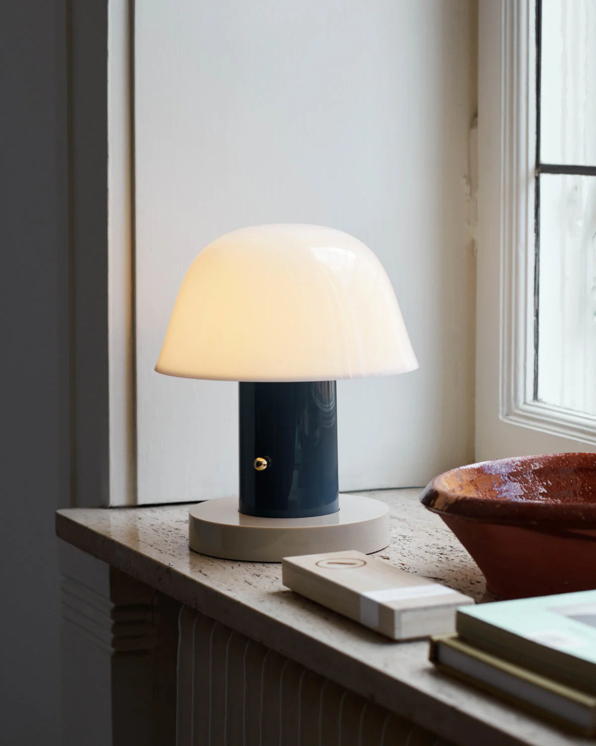 Setago Modern Polymer Table Lamp - Image 14