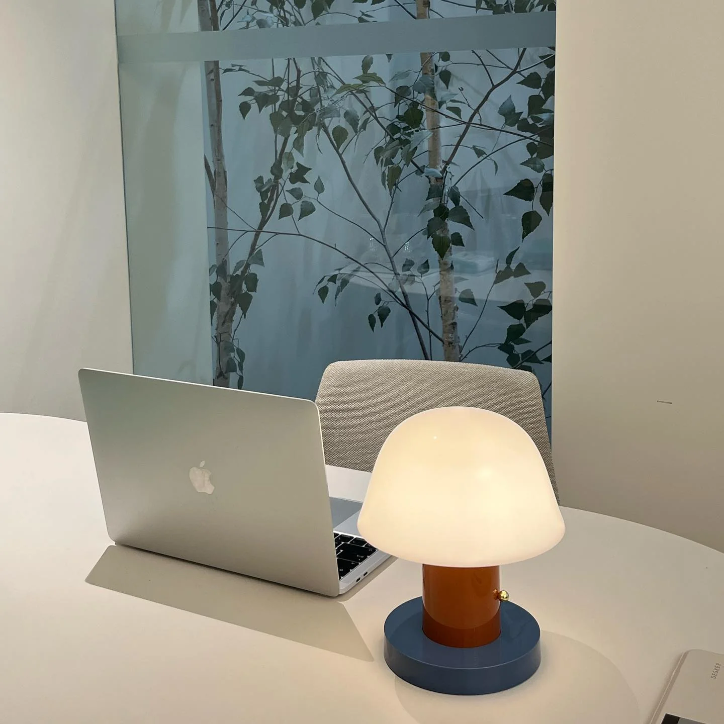 Setago Modern Polymer Table Lamp - Image 5