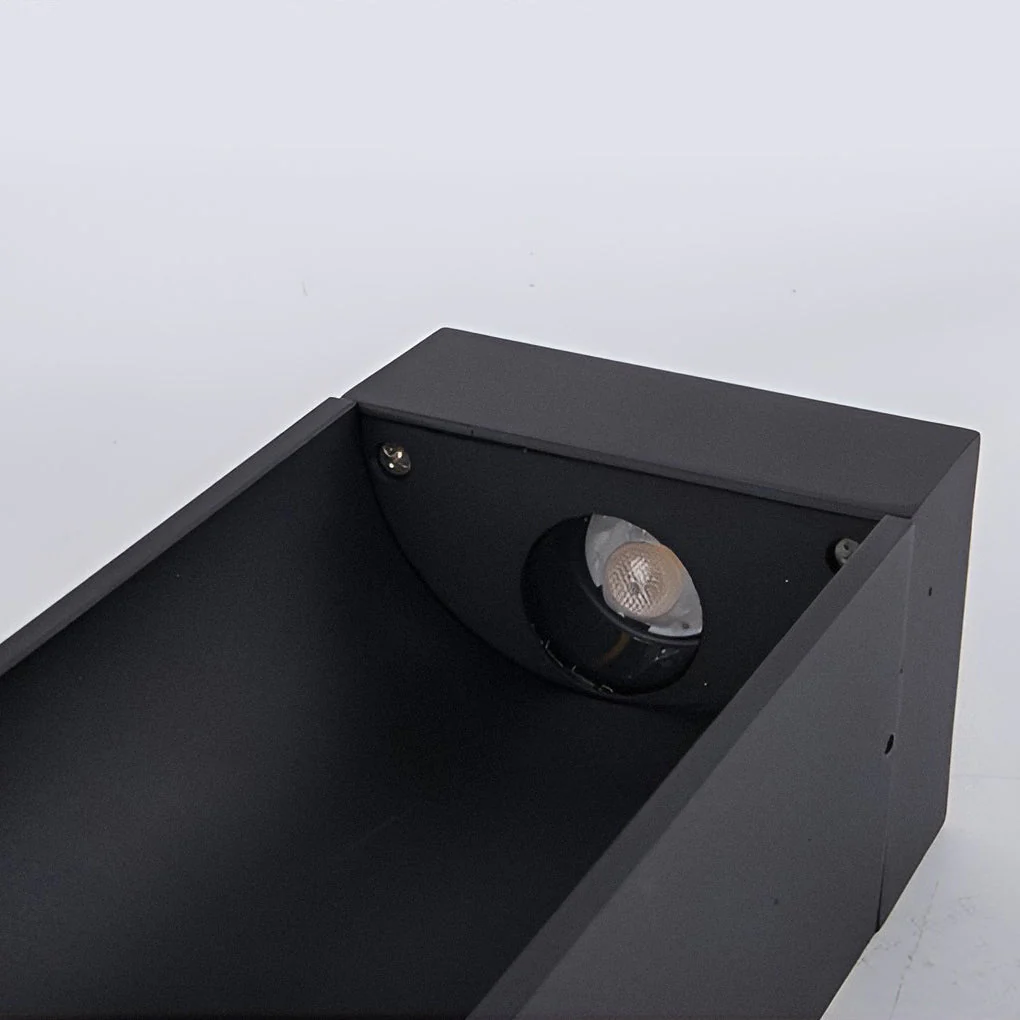 Siona Modern LED Outdoor Lawn Light - Image 9