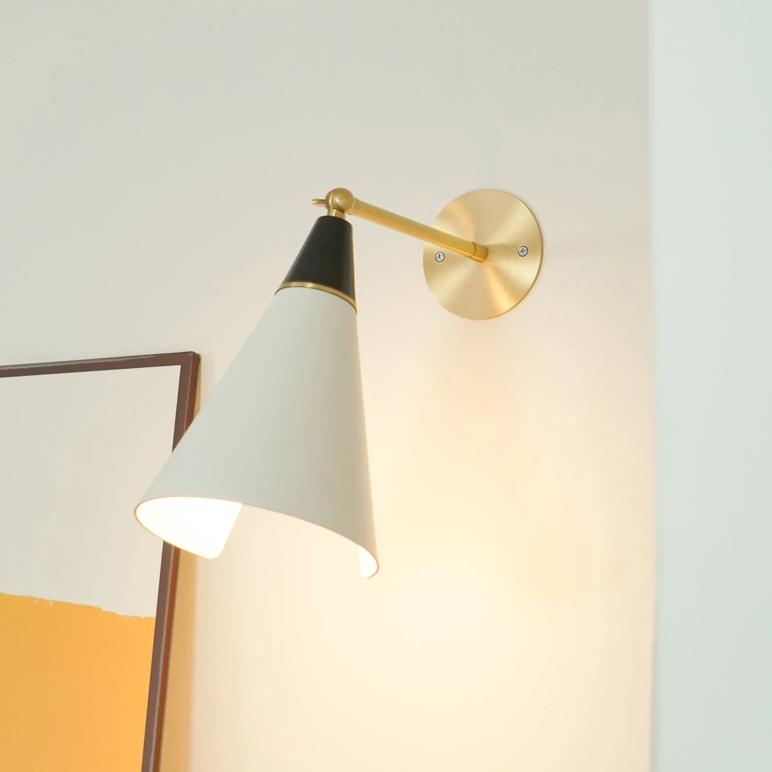 Sorrowful Modern Minimalist Brass Wall Lamp - Image 4