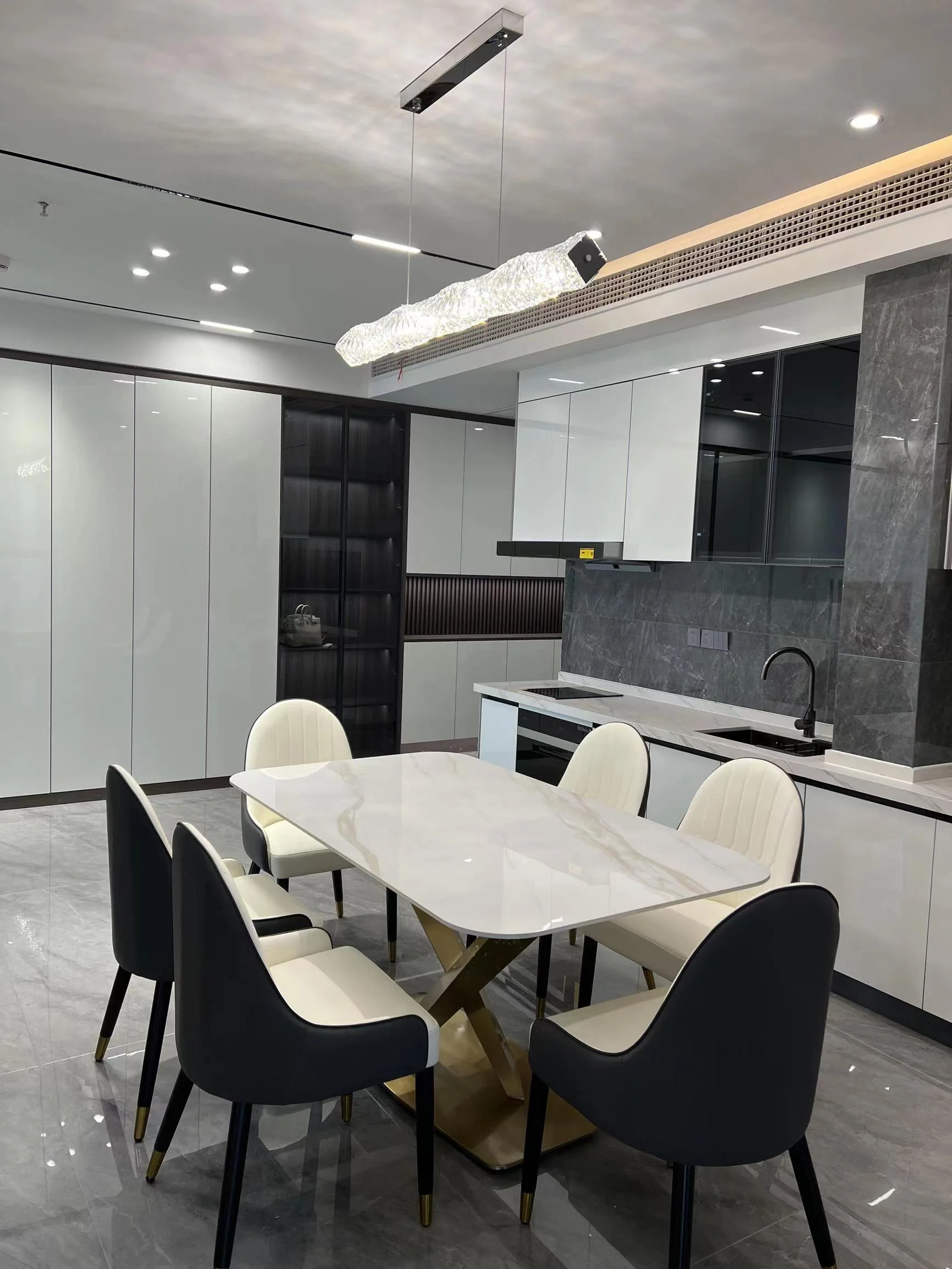 Stream Long Crystal Pendant Lamp - Image 11