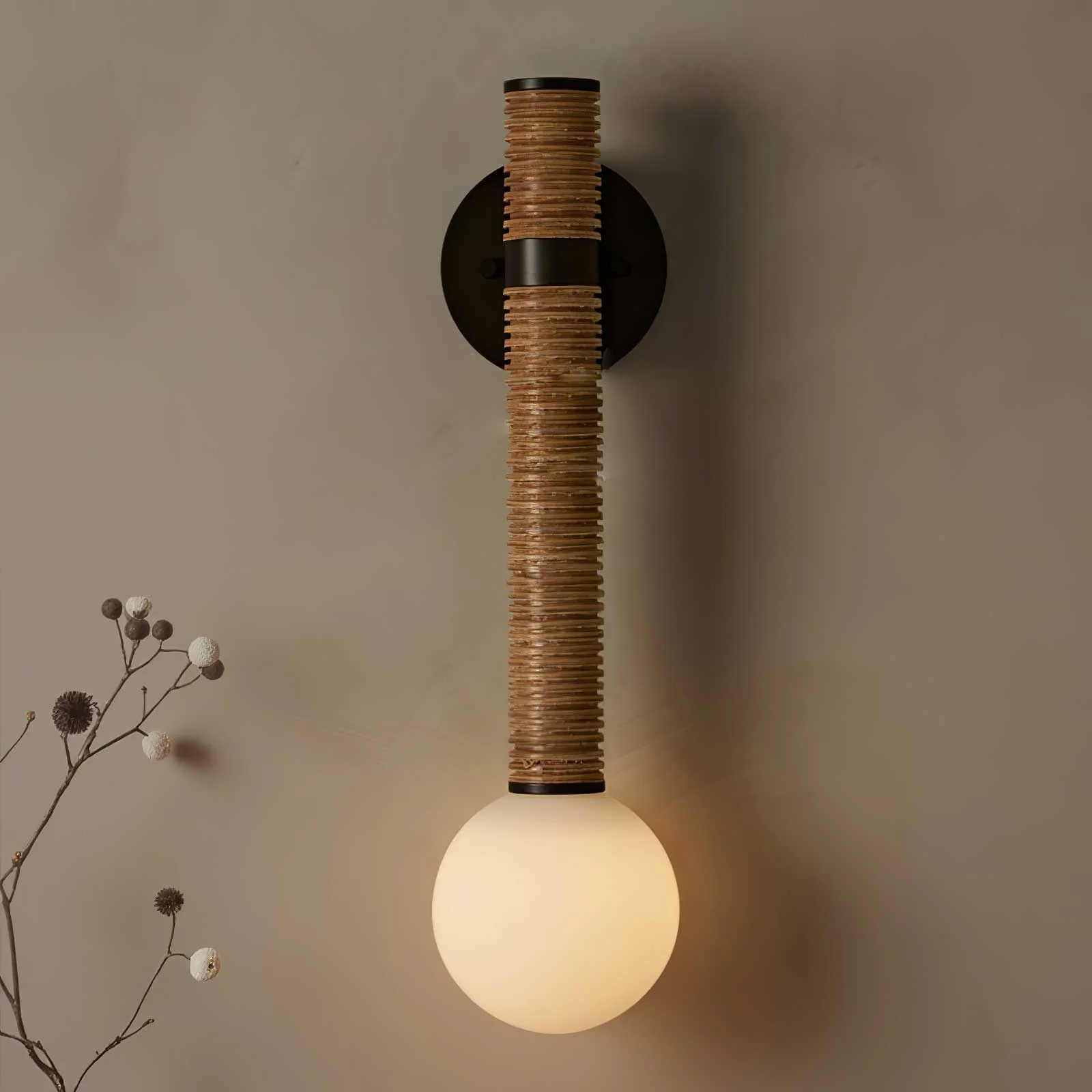 Sylvia Minimalist Wall Lamp - Image 3