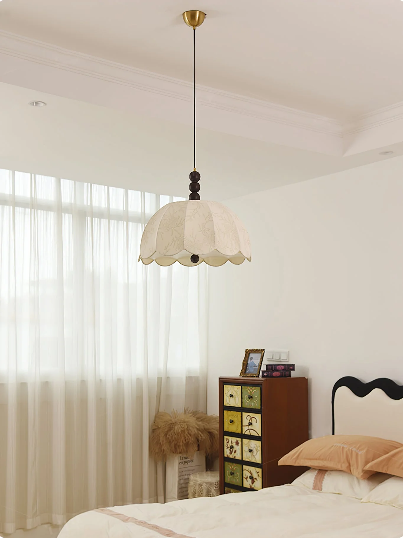 Syphaen Traditional Blossom Fabric Wood Pendant Light - Image 14