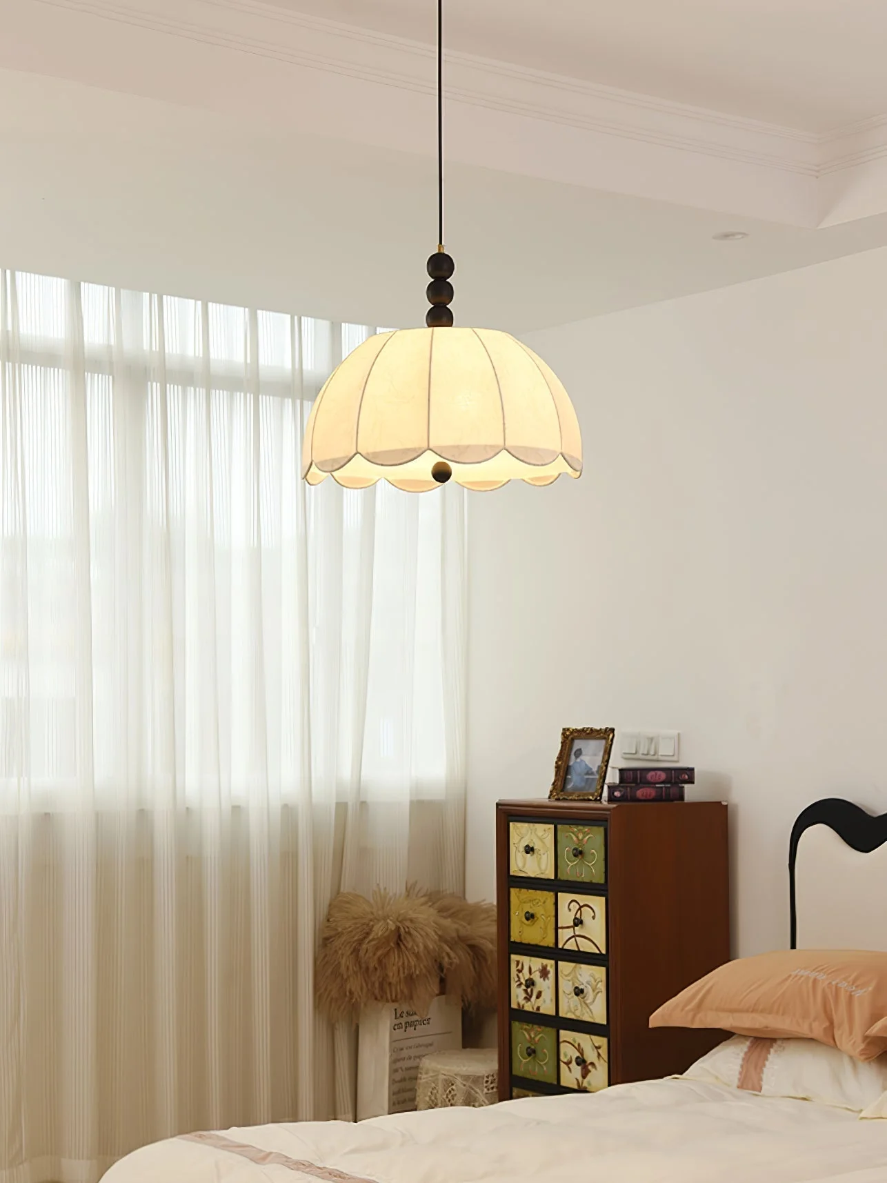 Syphaen Traditional Blossom Fabric Wood Pendant Light - Image 17