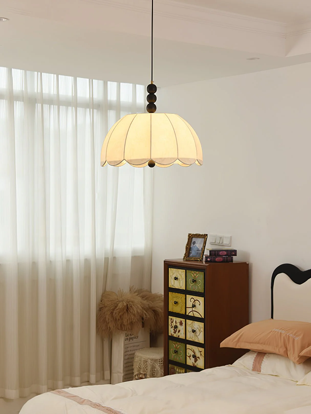 Syphaen Traditional Blossom Fabric Wood Pendant Light - Image 7