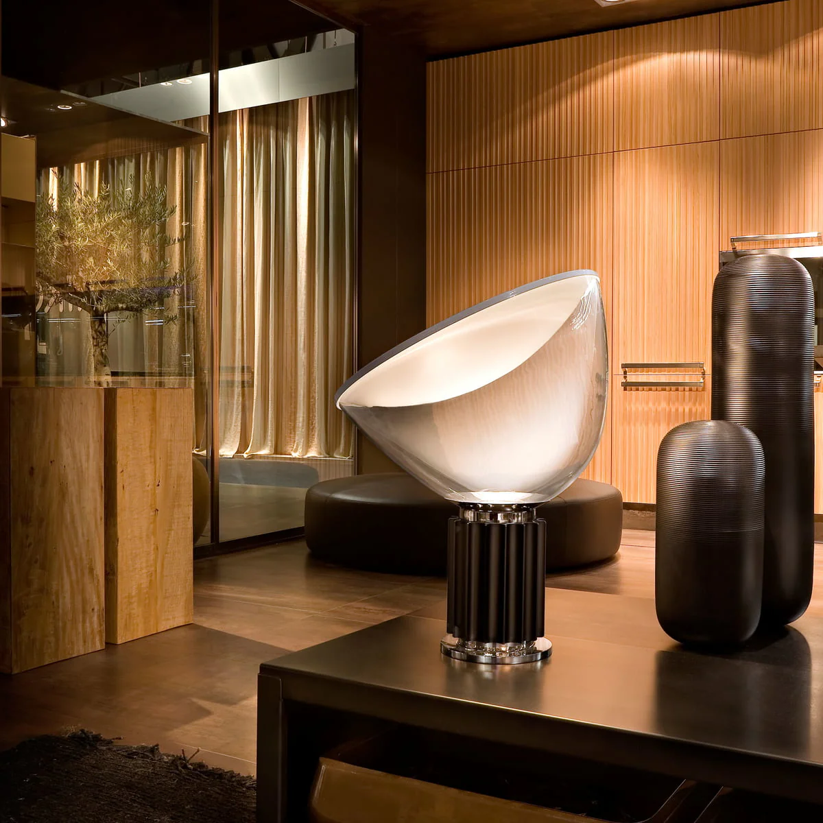 Taccia Modern Glass Table Lamp - Image 6