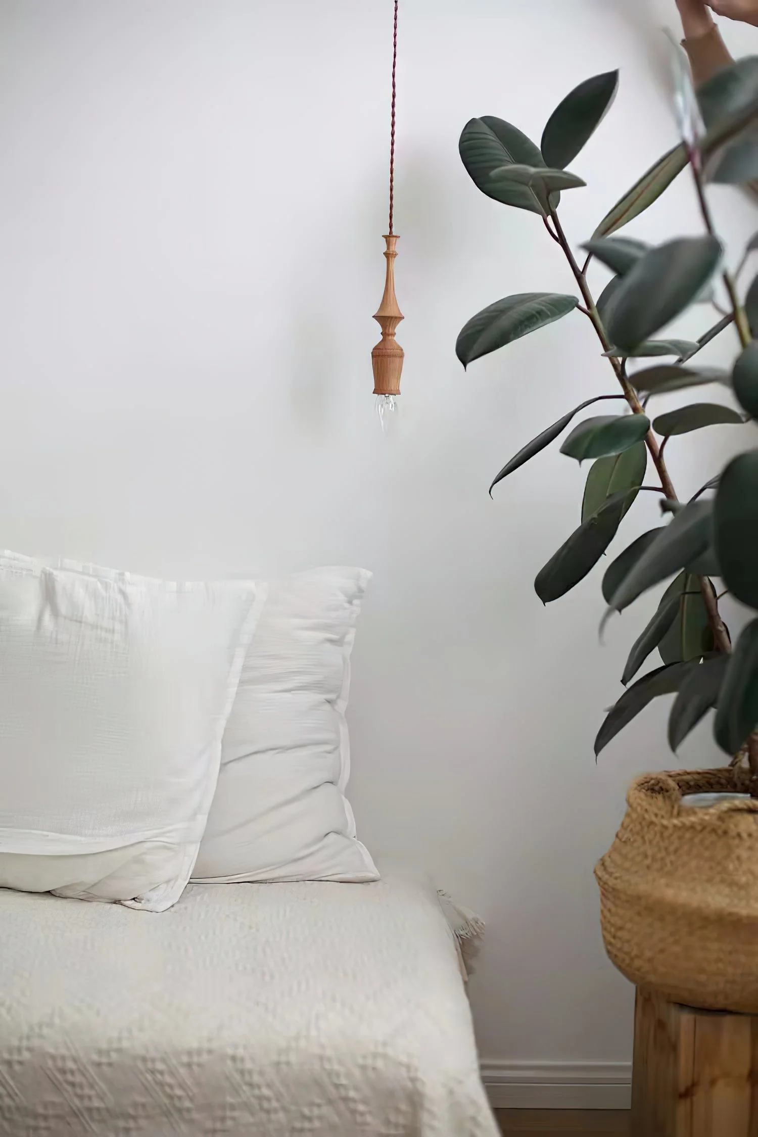 Tessira Wood Industrial Pendant Lamp - Image 3