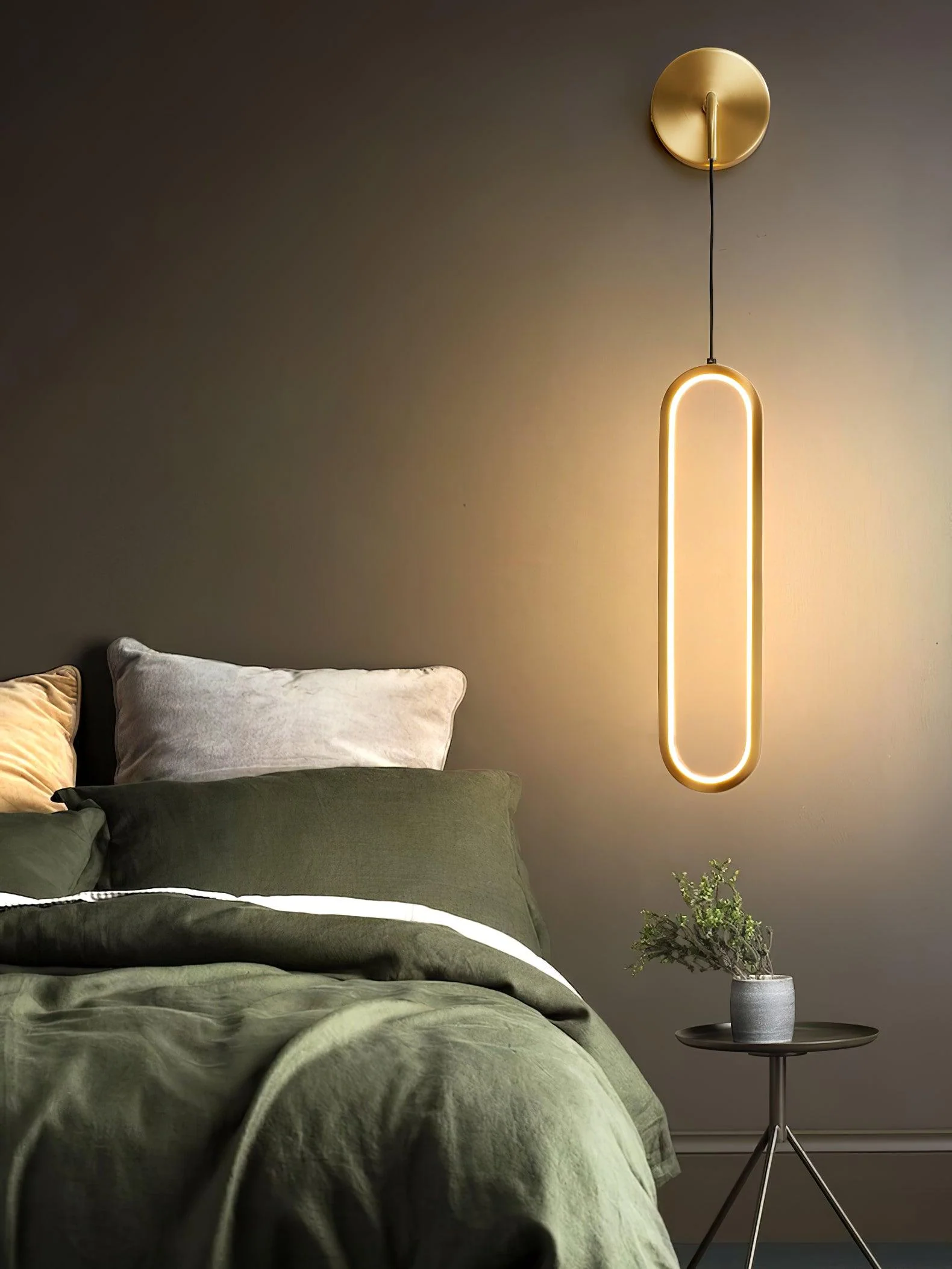 Thomas Minimalist Wall Lamp - Image 12