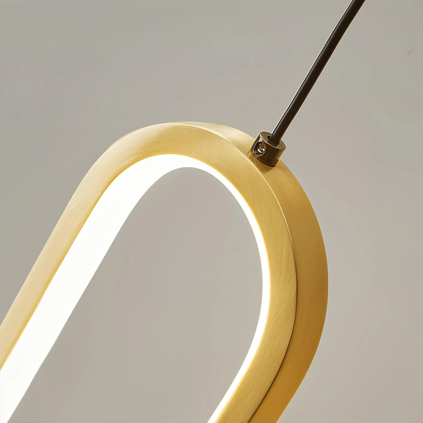 Thomas Minimalist Wall Lamp - Image 25