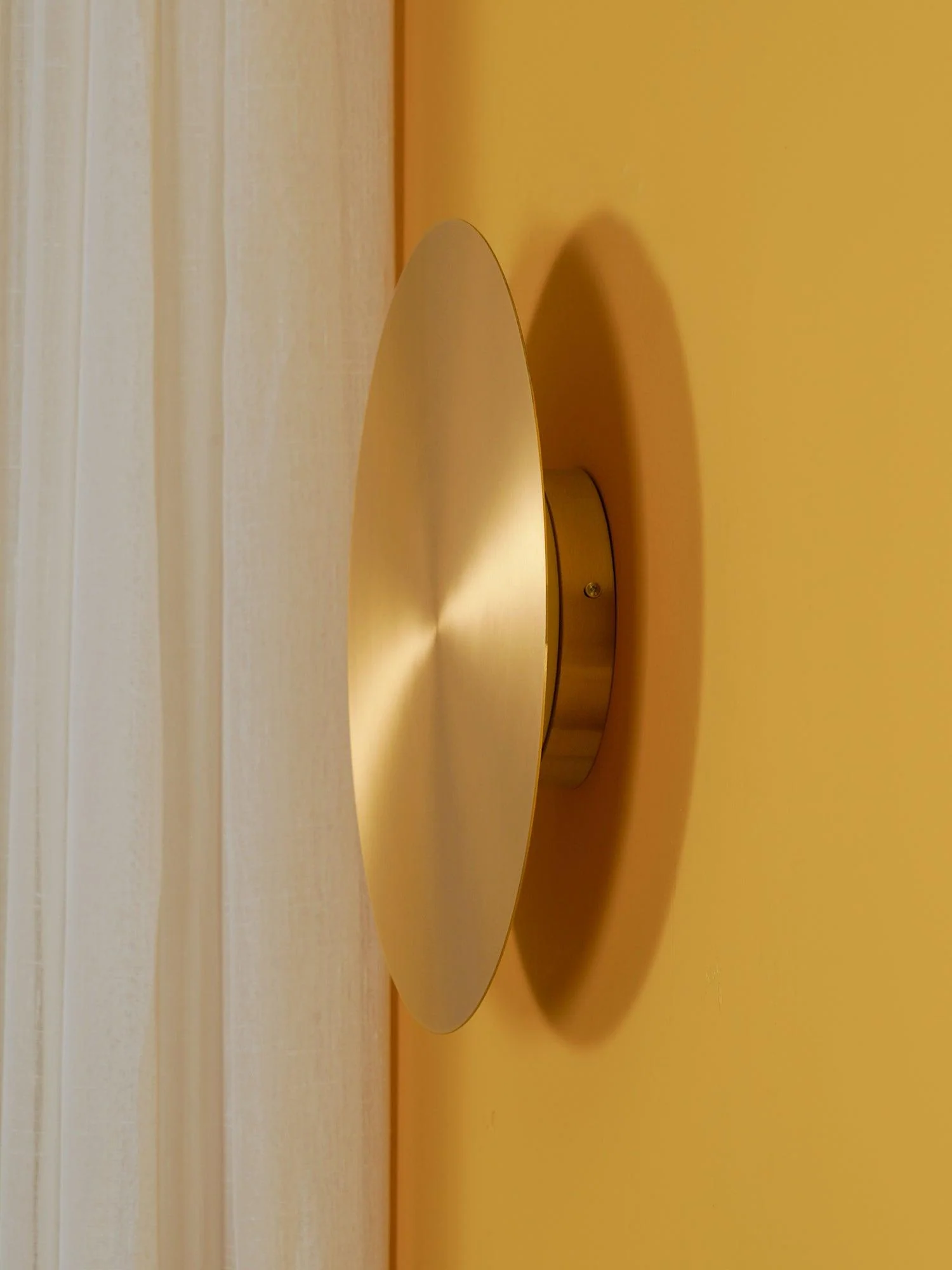 Tivral Brass Minimalist Wall Lamp - Image 26