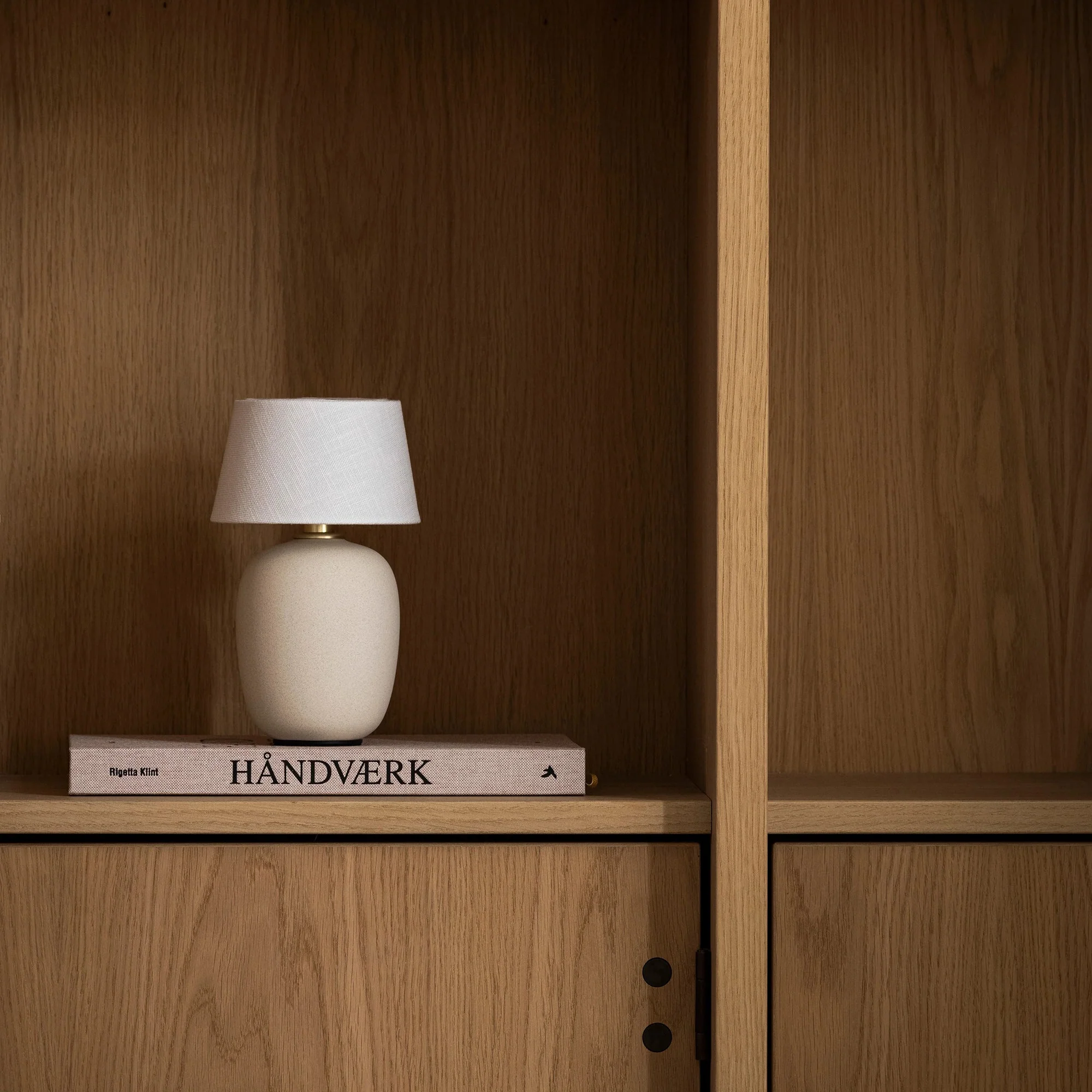 Torso Farmhouse Ceramic Table Lamp - Image 13