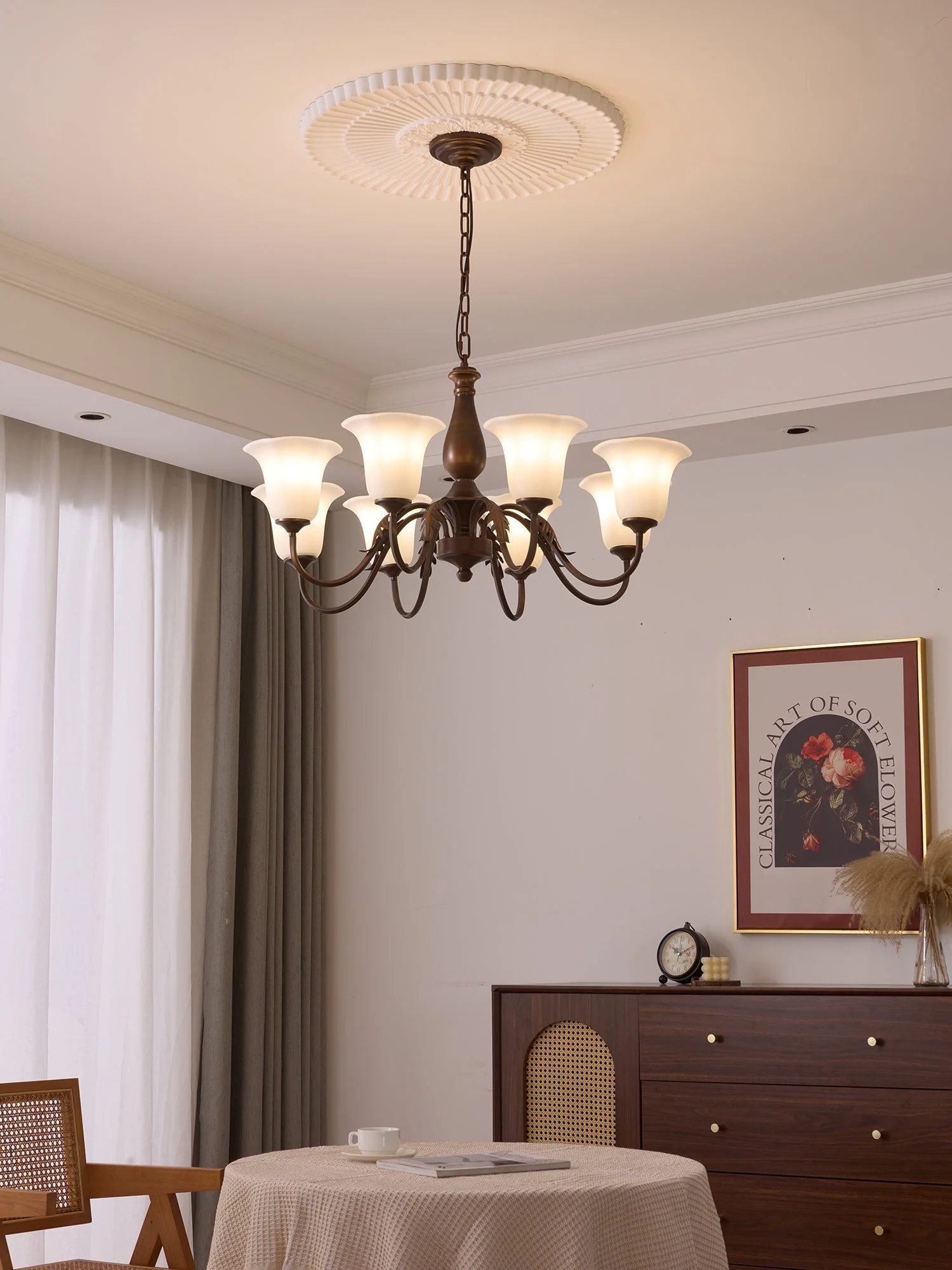 Uveleth Traditional Elegance Glass Chandelier - Image 11
