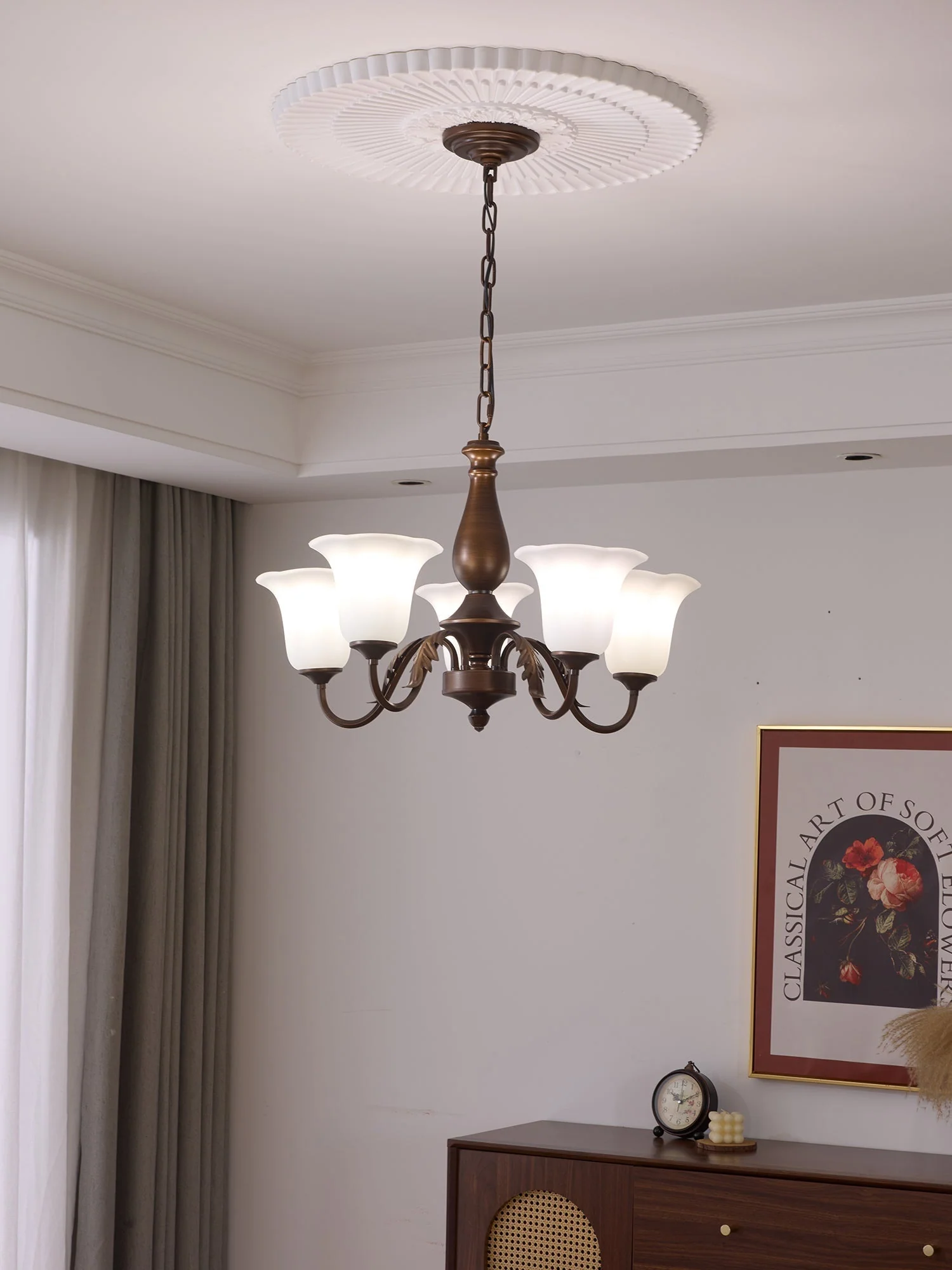 Uveleth Traditional Elegance Glass Chandelier - Image 2