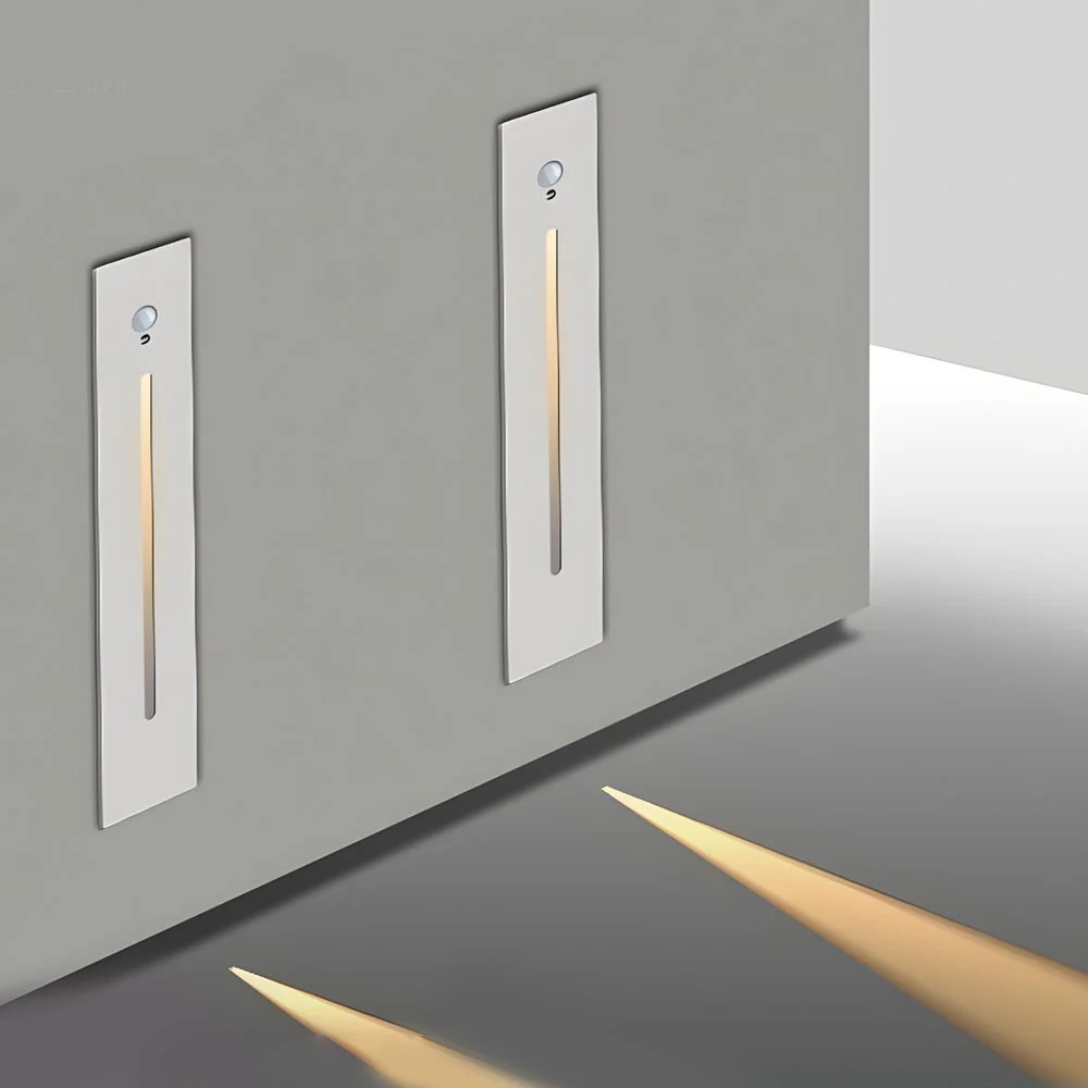 Emmanu Vertical Contemporary Outdoor Steps Lamp